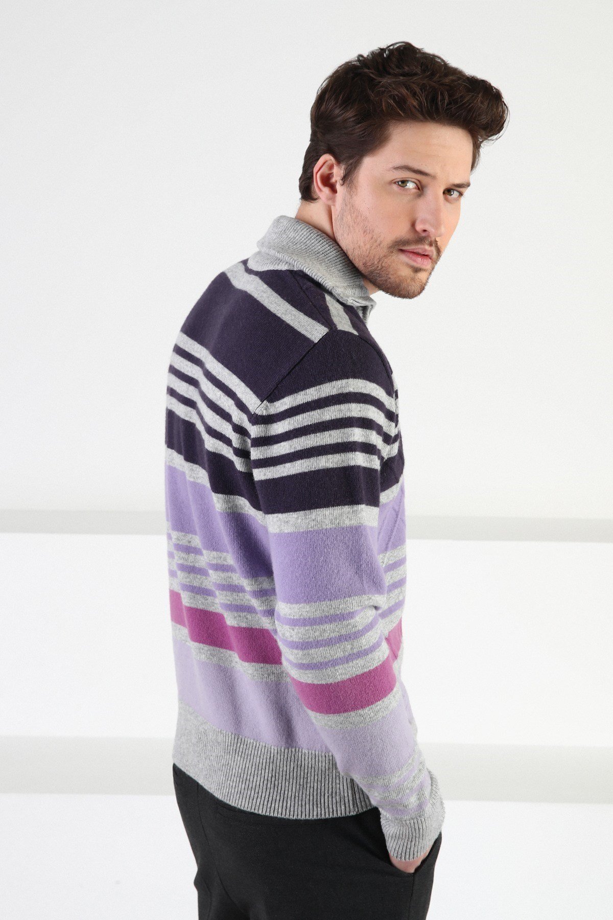 Ferraro A.Gri Fermuarlı Dik Yaka %100 Kuzu Yünü Erkek Kazak