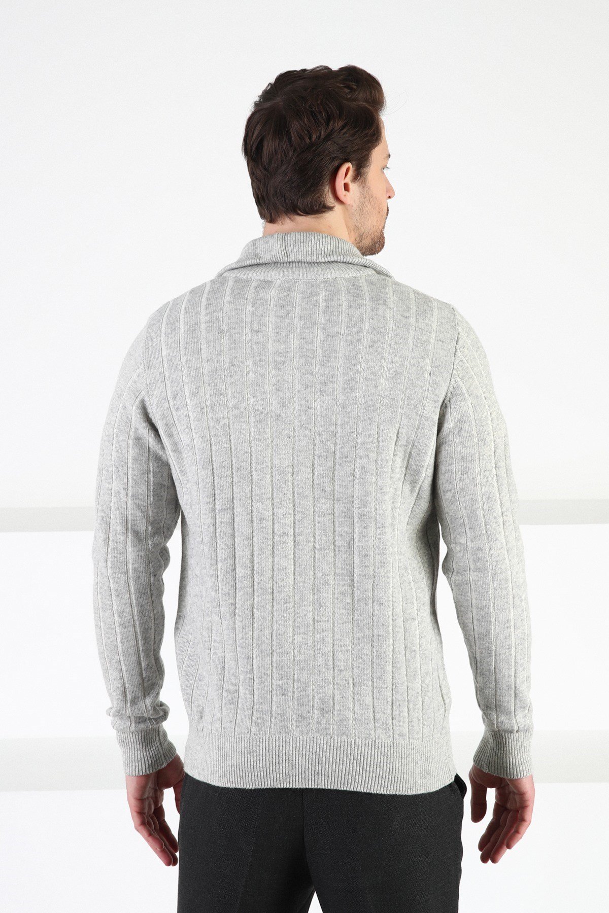 Ferraro A.Gri Kendinden Desenli Dik Yaka %100 Kuzu Yünü Erkek Kazak