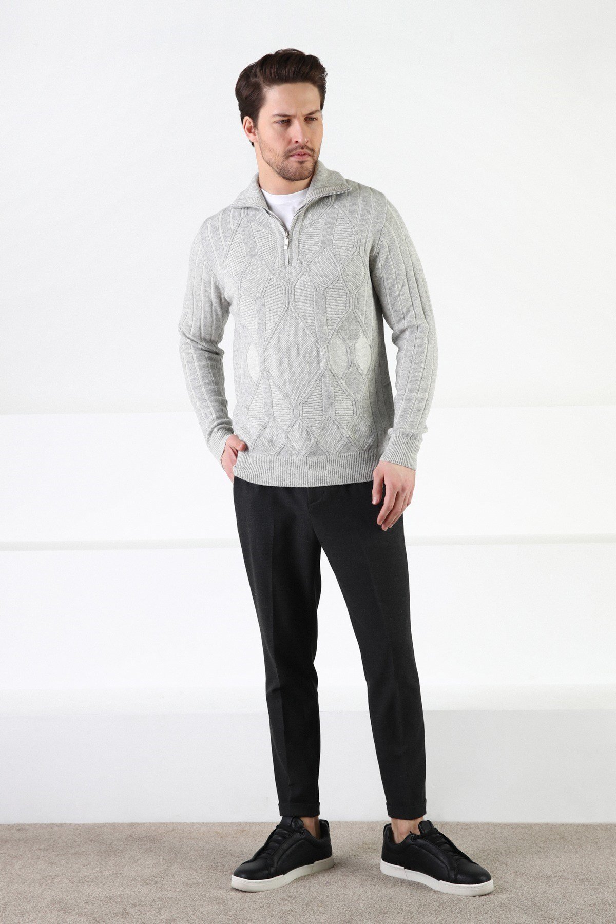 Ferraro A.Gri Kendinden Desenli Dik Yaka %100 Kuzu Yünü Erkek Kazak