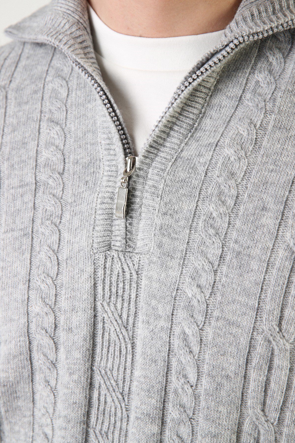 Ferraro A.Gri Örgü Desenli Dik Yaka %100 Kuzu Yünü Erkek Kazak