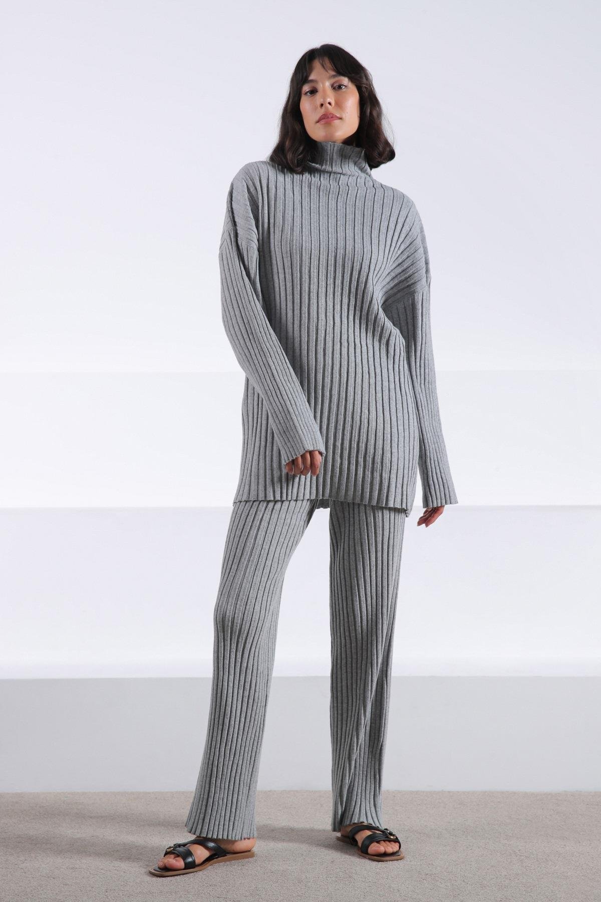 Ferraro A.Gri Uzun Kollu Balıkçı Yaka Kaşmirli Kadın Triko Kazak