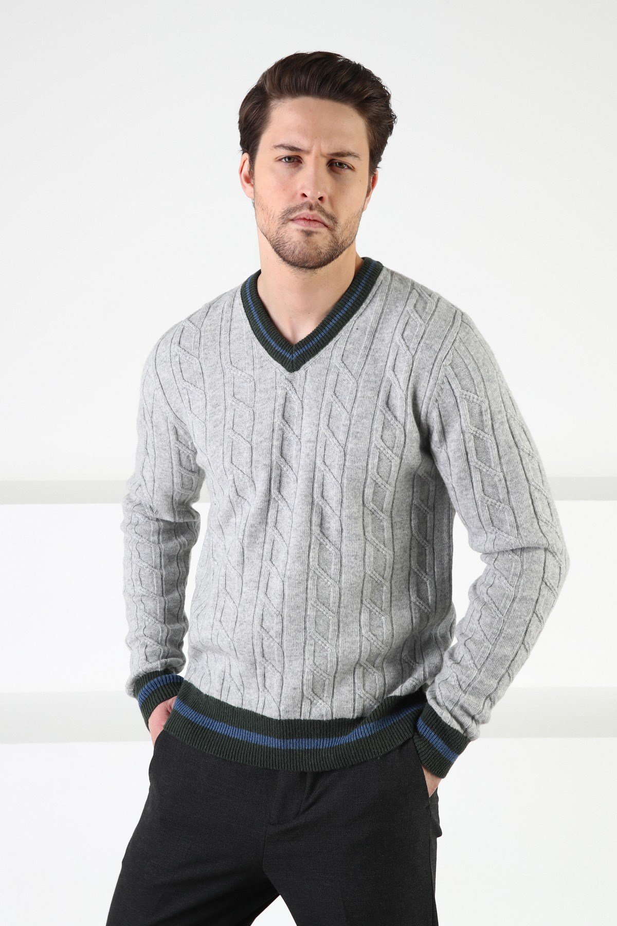 Ferraro A.Gri/Haki V Yaka %100 Kuzu Yünü Erkek Kazak