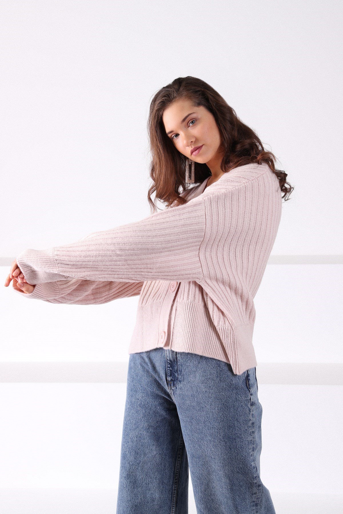 Ferraro A.Pembe Düşük Omuz Yün Kadın Triko Hırka