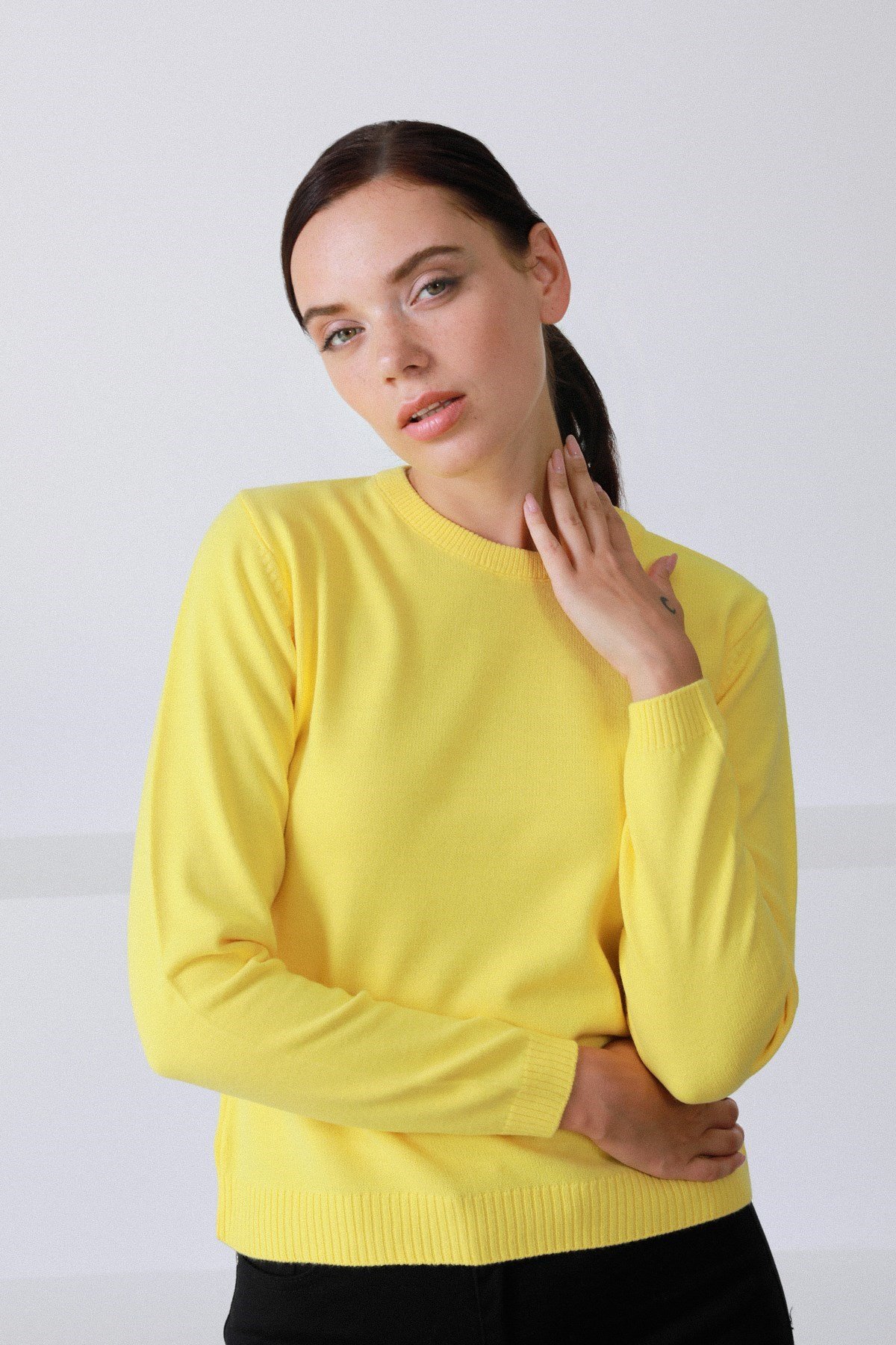 Ferraro A.Sarı Yuvarlak Yaka Kadın Triko Kazak