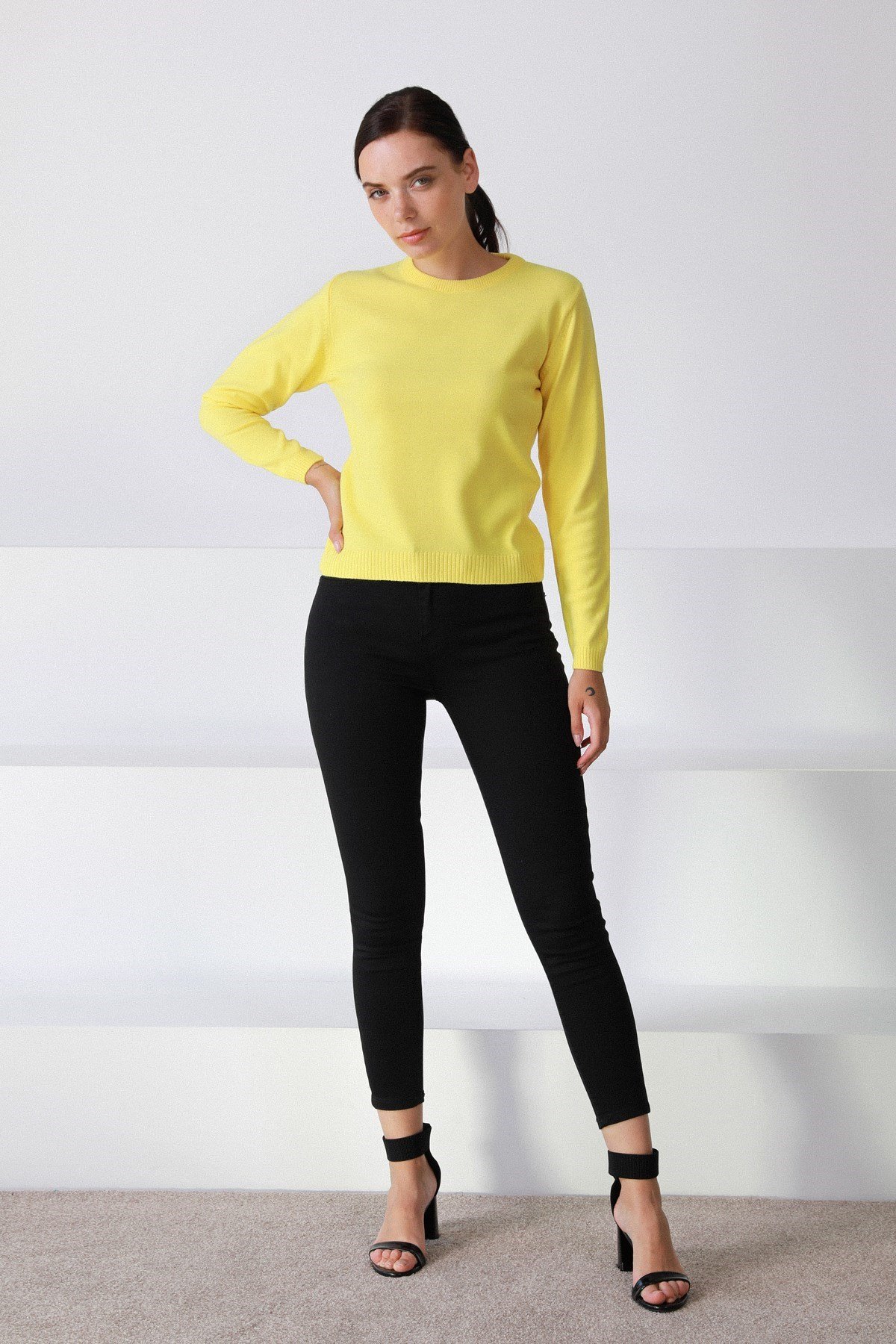 Ferraro A.Sarı Yuvarlak Yaka Kadın Triko Kazak