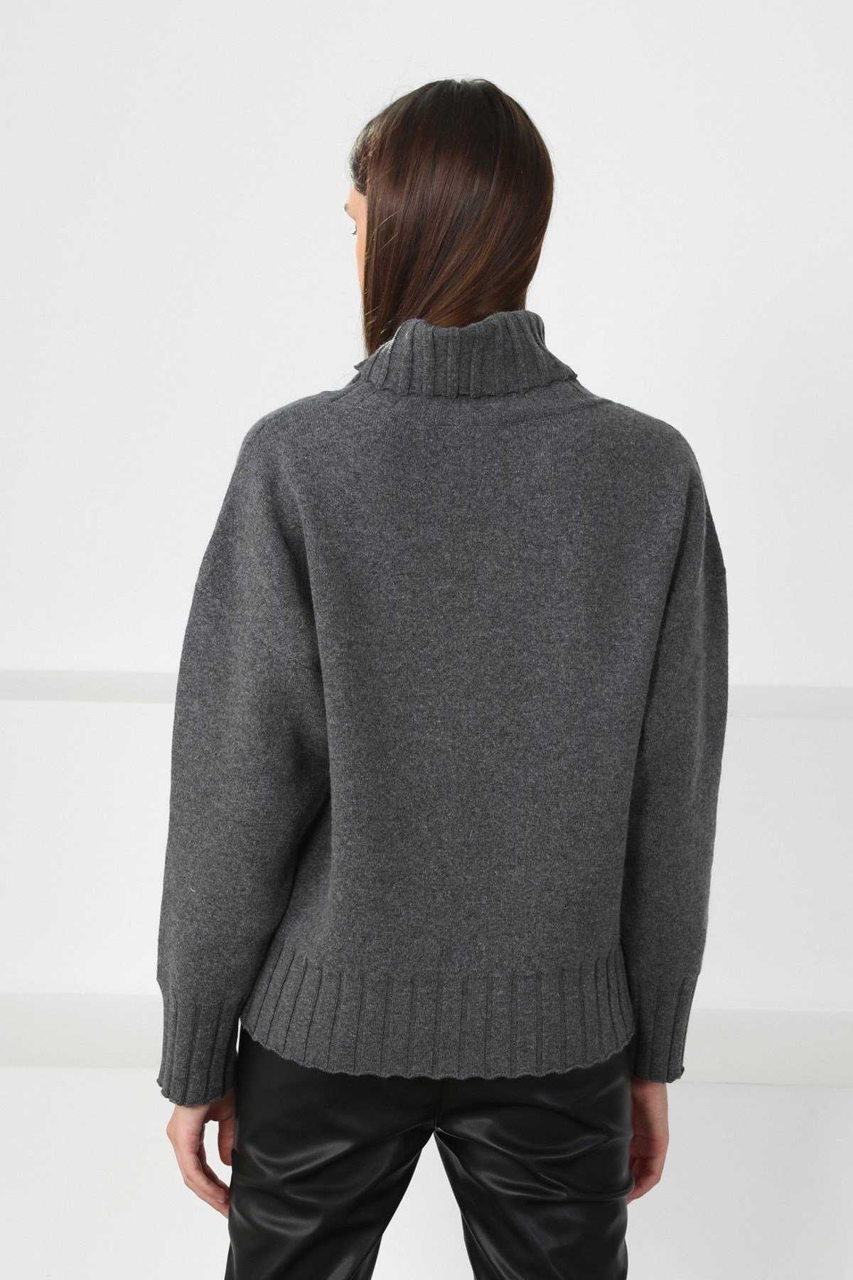 Ferraro Antrasit Balıkçı Yaka Kaşmirli Kadın Triko Kazak