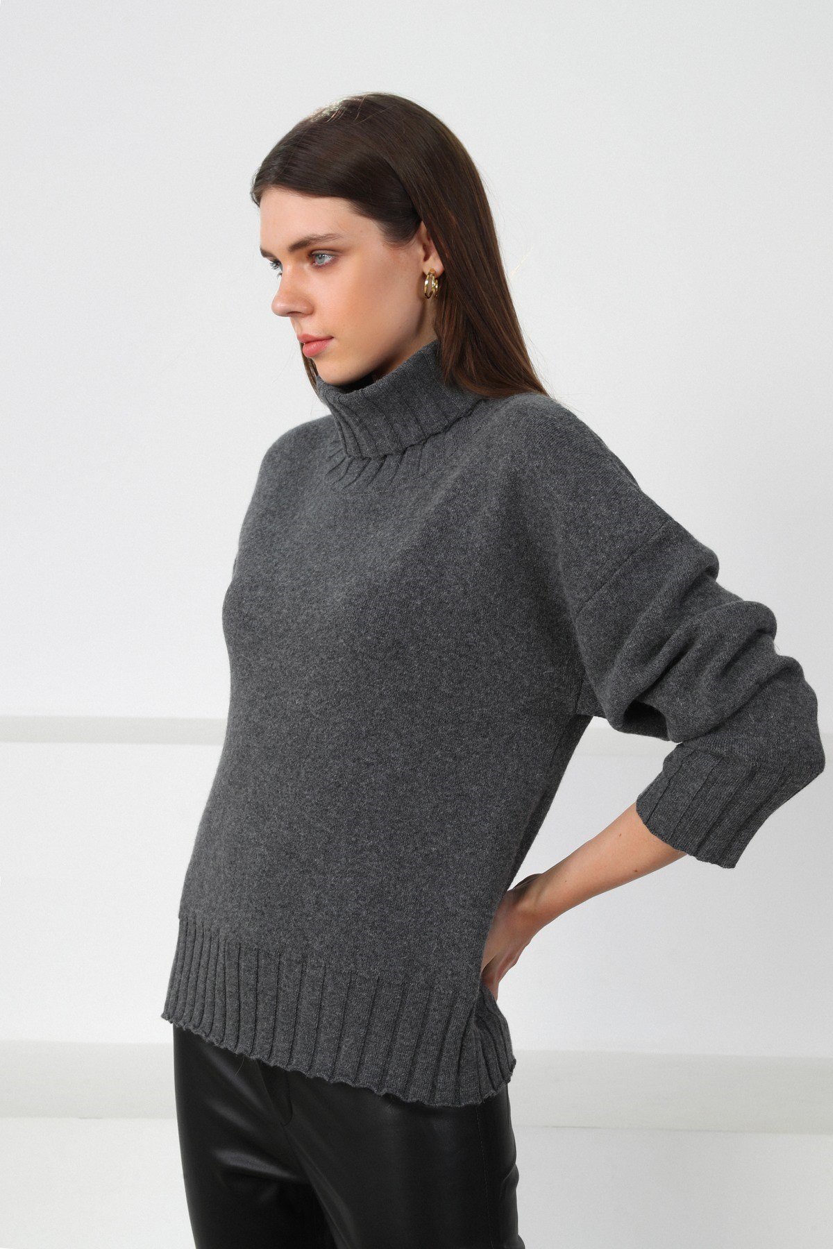 Ferraro Antrasit Balıkçı Yaka Kaşmirli Kadın Triko Kazak