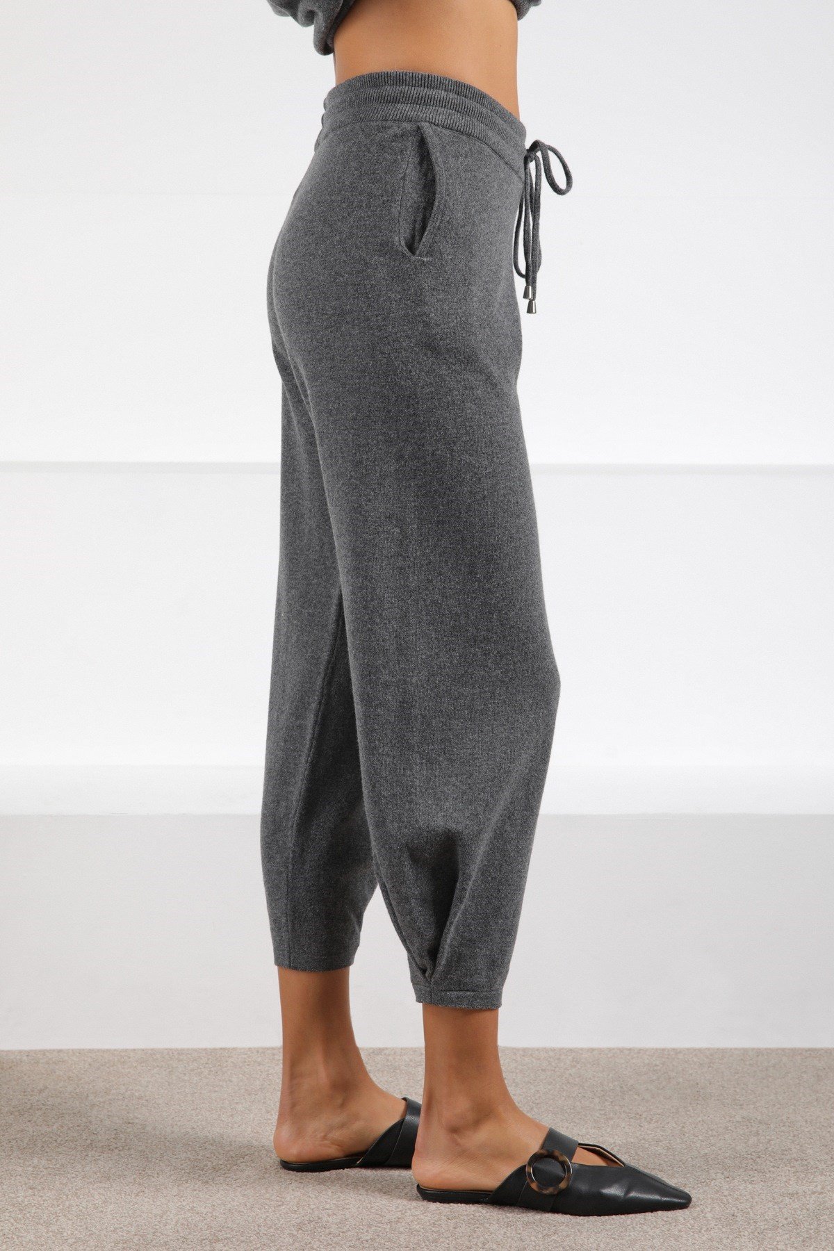 Ferraro Antrasit Cepli Kaşmirli Kadın Triko Pantolon