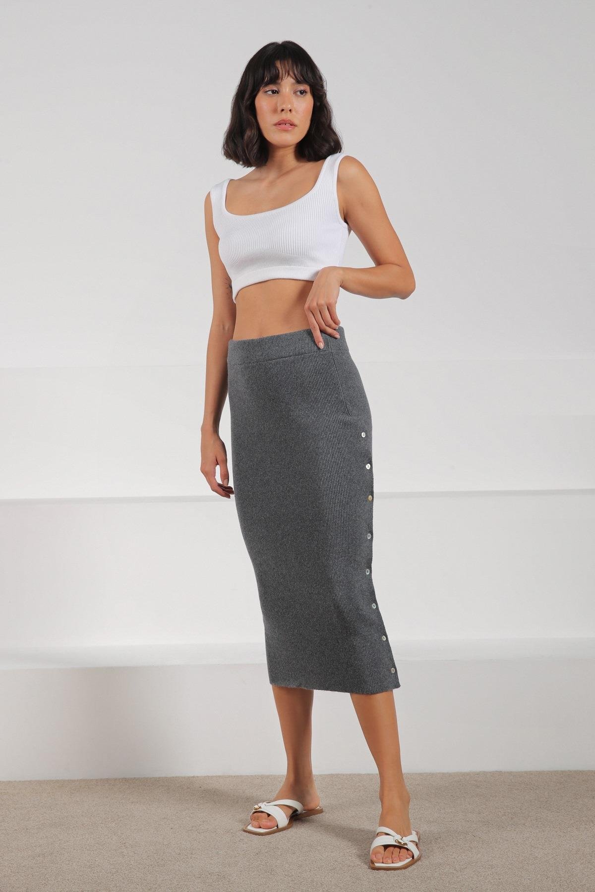 Ferraro Antrasit Düğmeli Kaşmirli Kadın Triko Etek