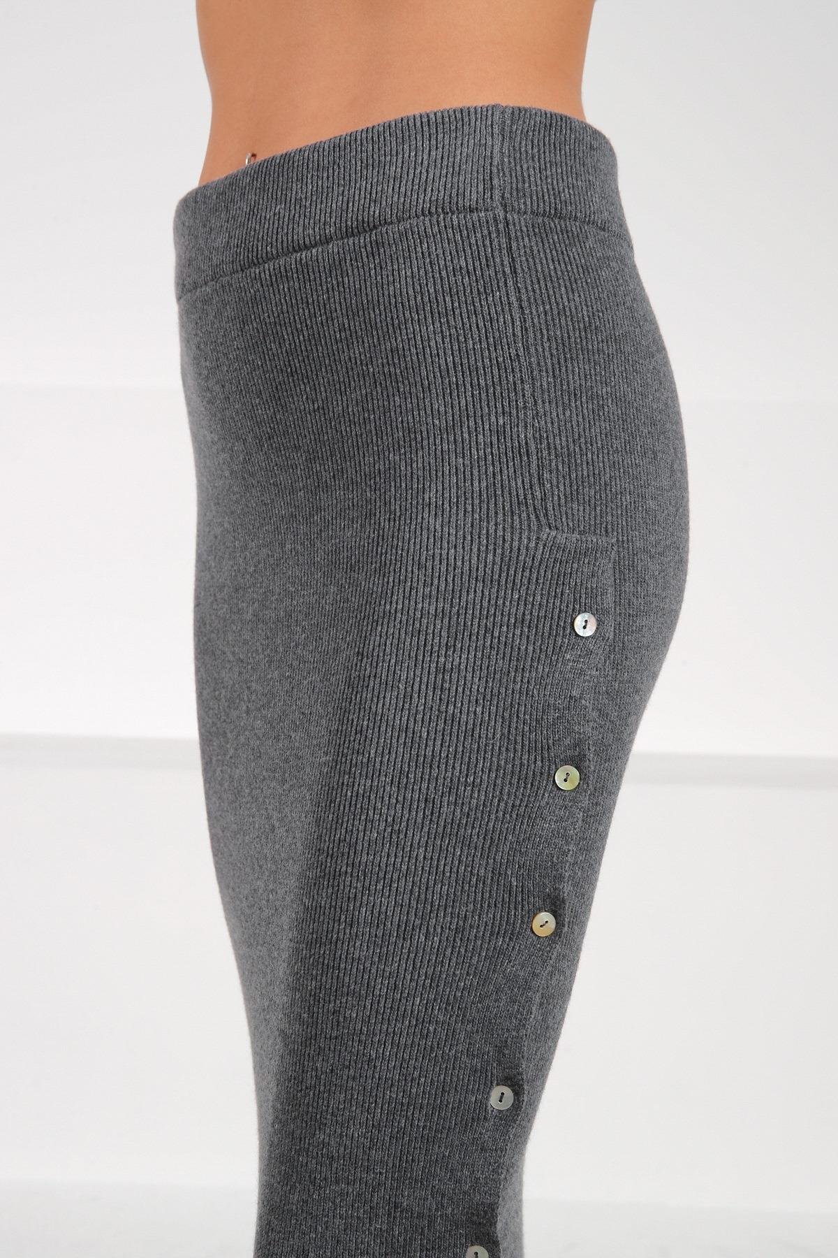 Ferraro Antrasit Düğmeli Kaşmirli Kadın Triko Etek
