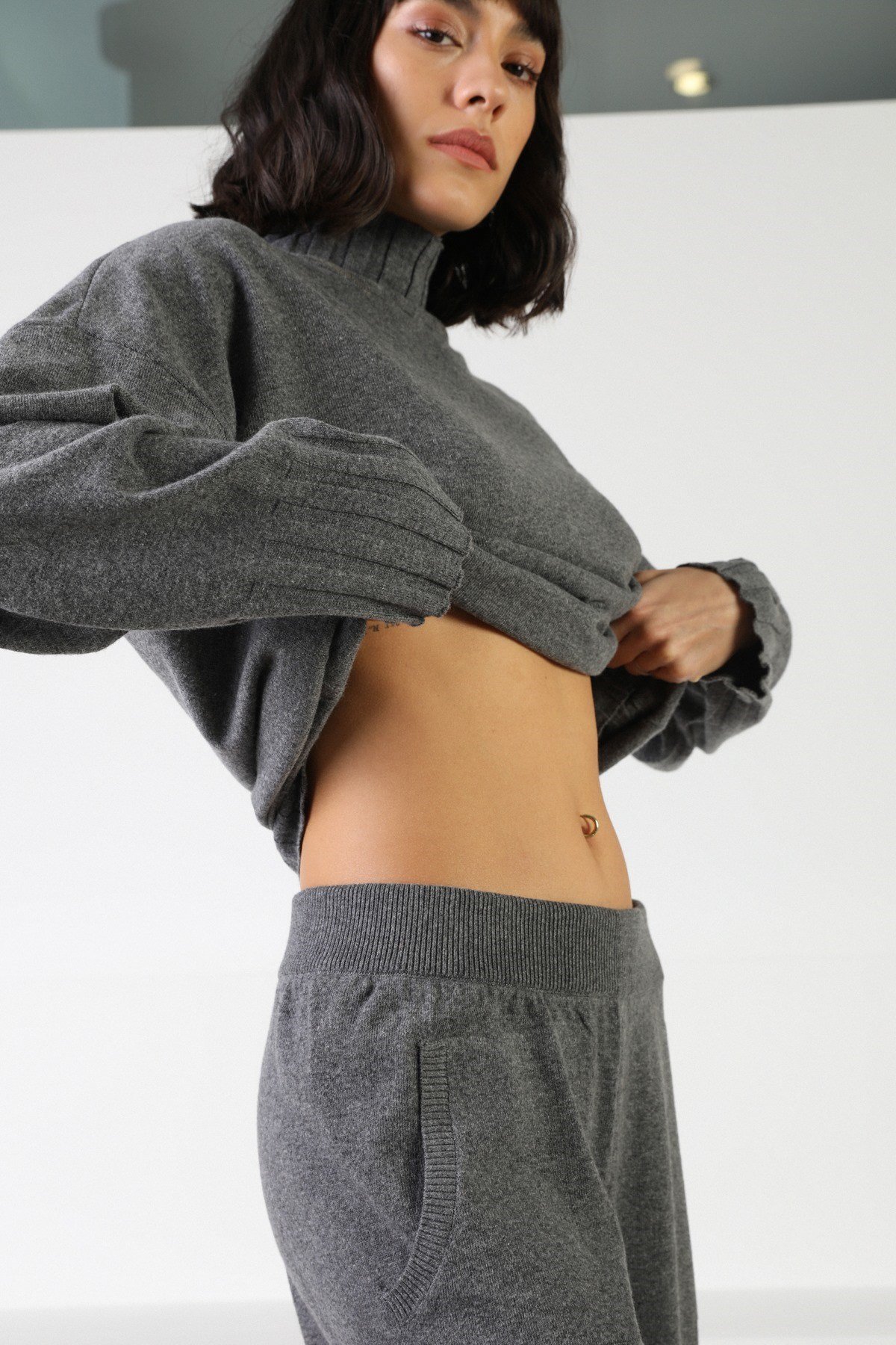 Ferraro Antrasit Kol Detay Yarım Balıkçı Yaka Kaşmirli Kadın Triko Kazak