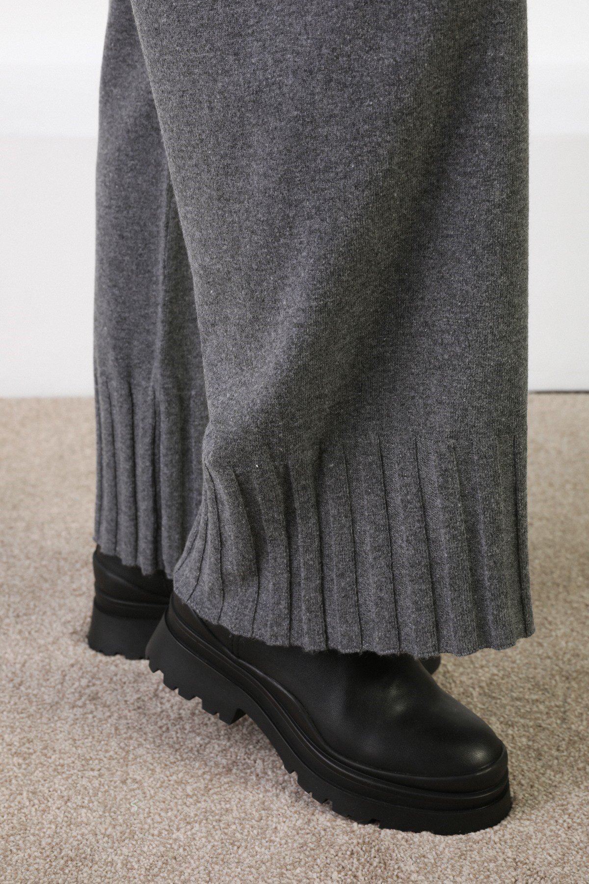 Ferraro Antrasit Lastikli Paça Kaşmirli Kadın Triko Pantolon