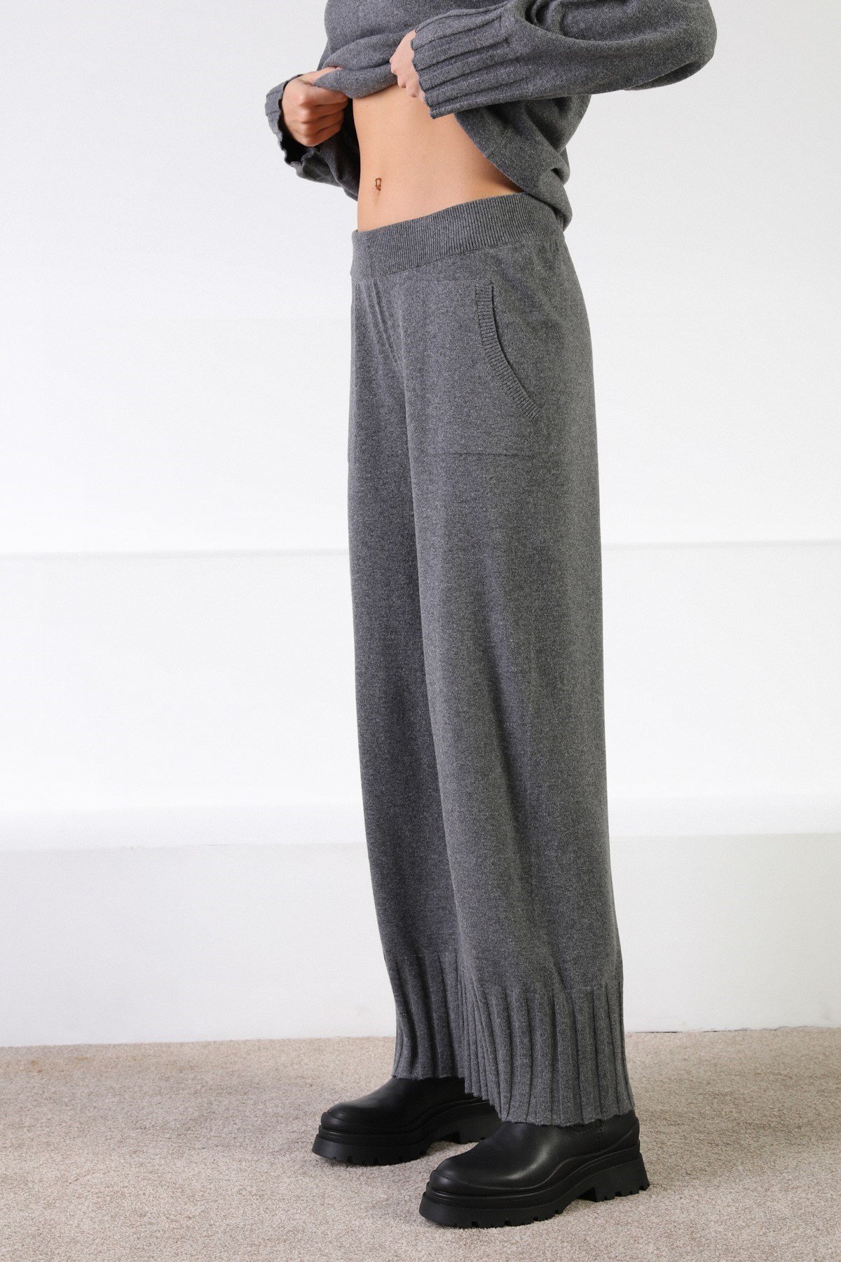 Ferraro Antrasit Lastikli Paça Kaşmirli Kadın Triko Pantolon