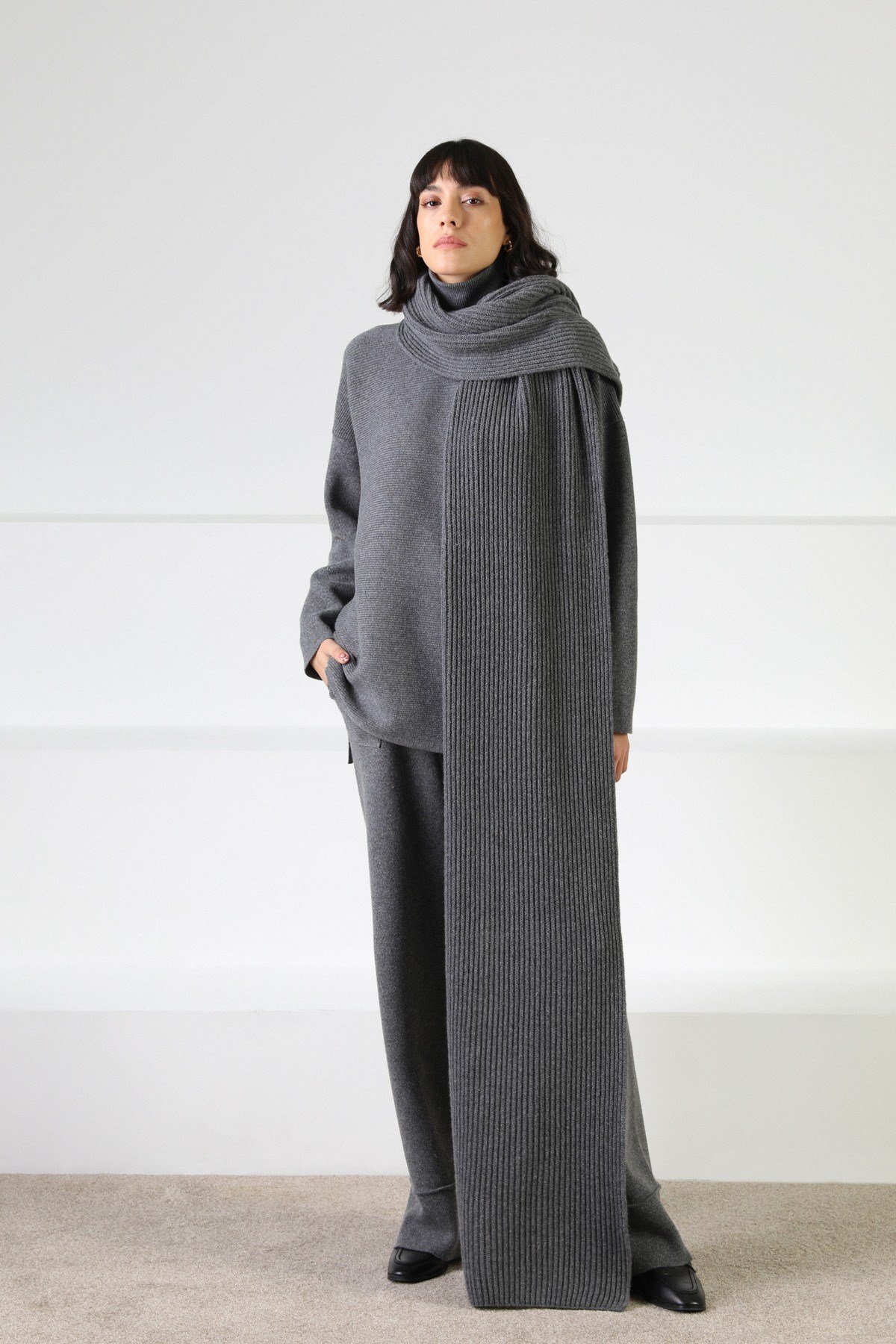 Ferraro Antrasit Uzun Kollu Balıkçı Yaka Kaşmirli Kadın Triko Kazak
