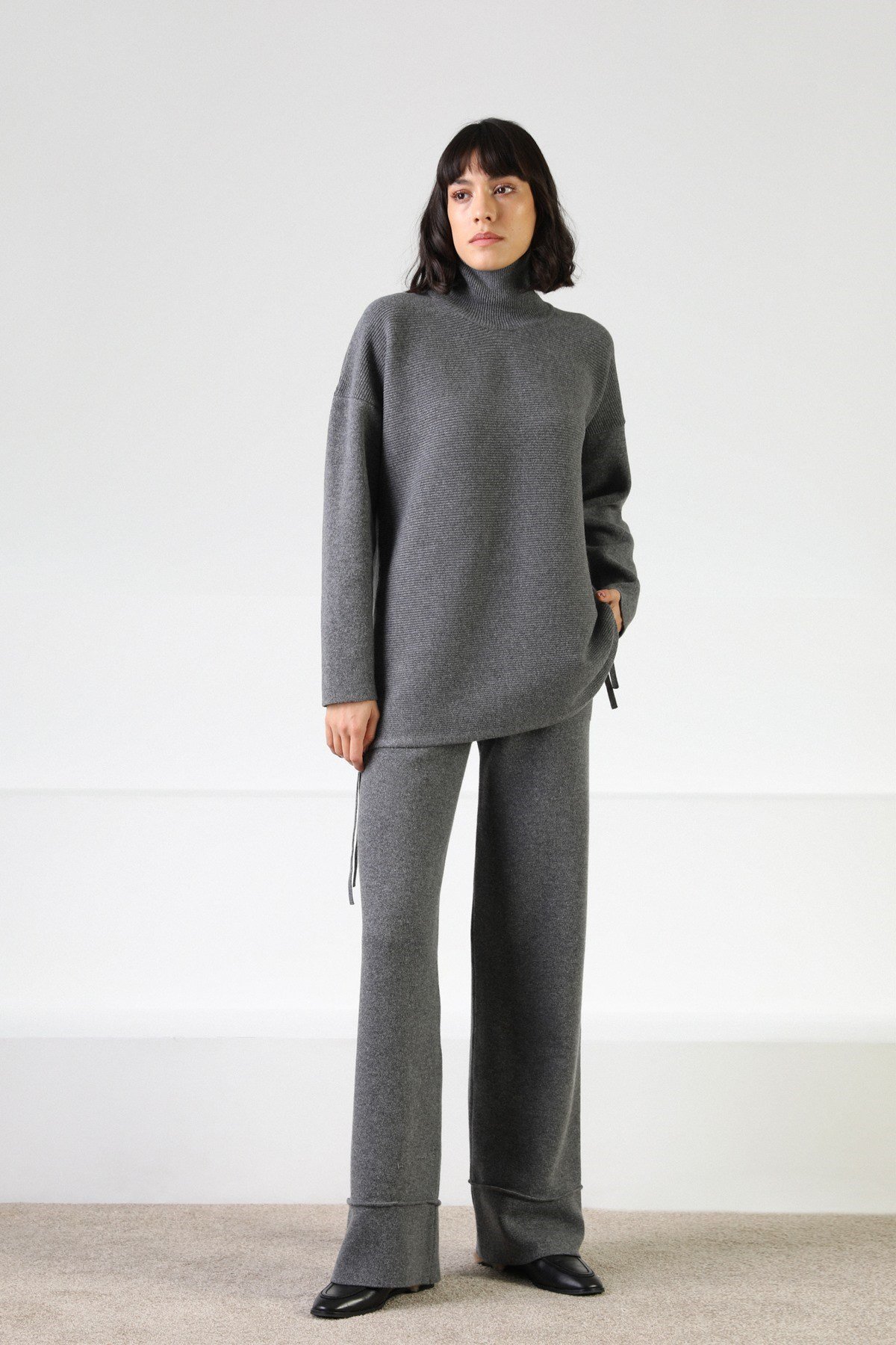 Ferraro Antrasit Uzun Kollu Balıkçı Yaka Kaşmirli Kadın Triko Kazak