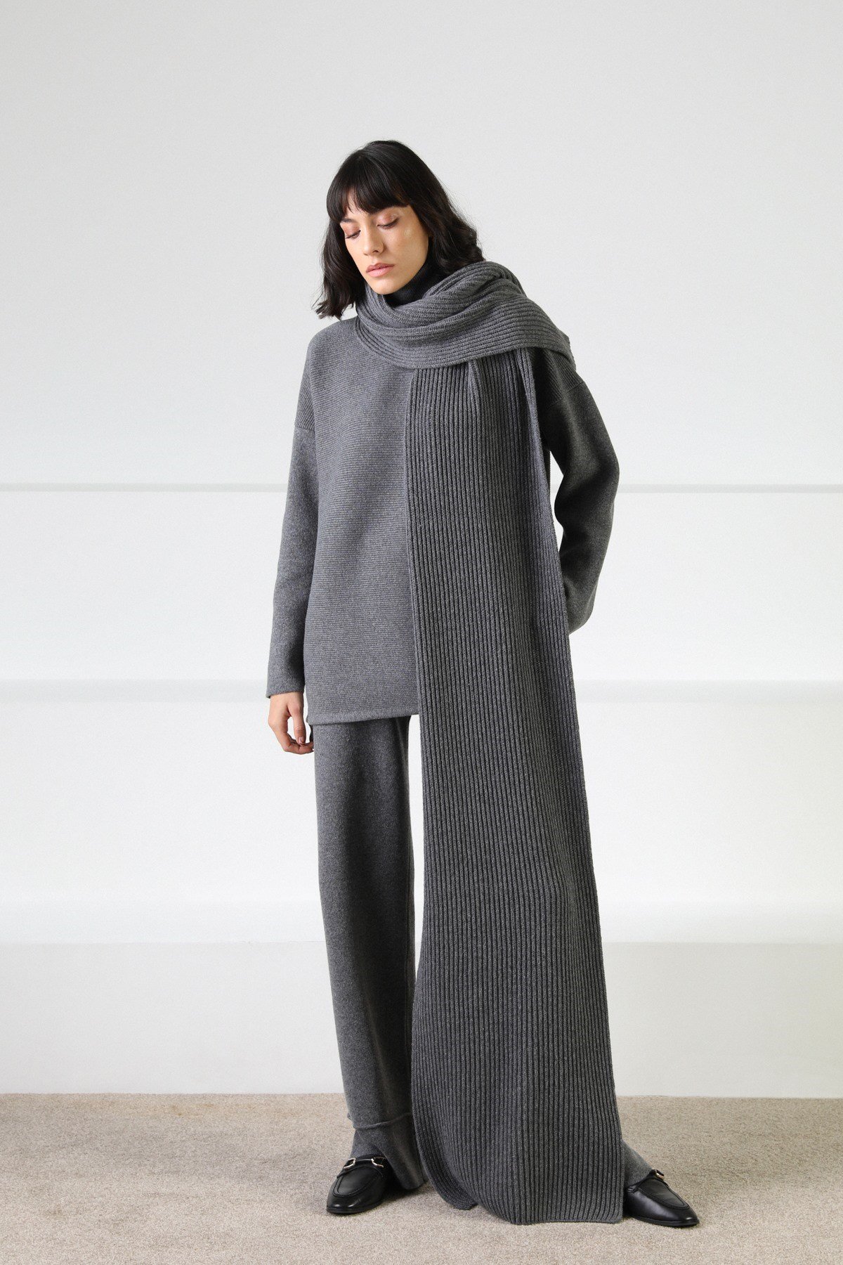 Ferraro Antrasit Uzun Kollu Balıkçı Yaka Kaşmirli Kadın Triko Kazak