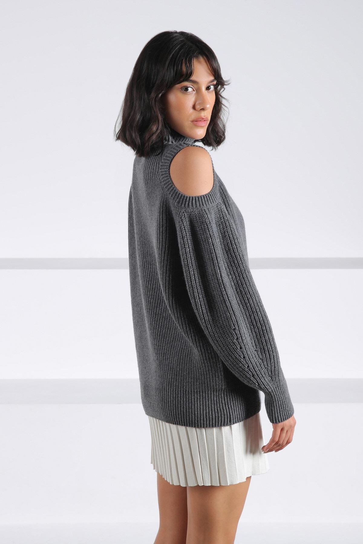 Ferraro Antrasit Uzun Kollu Omuz Detaylı Kaşmirli Kadın Triko Kazak