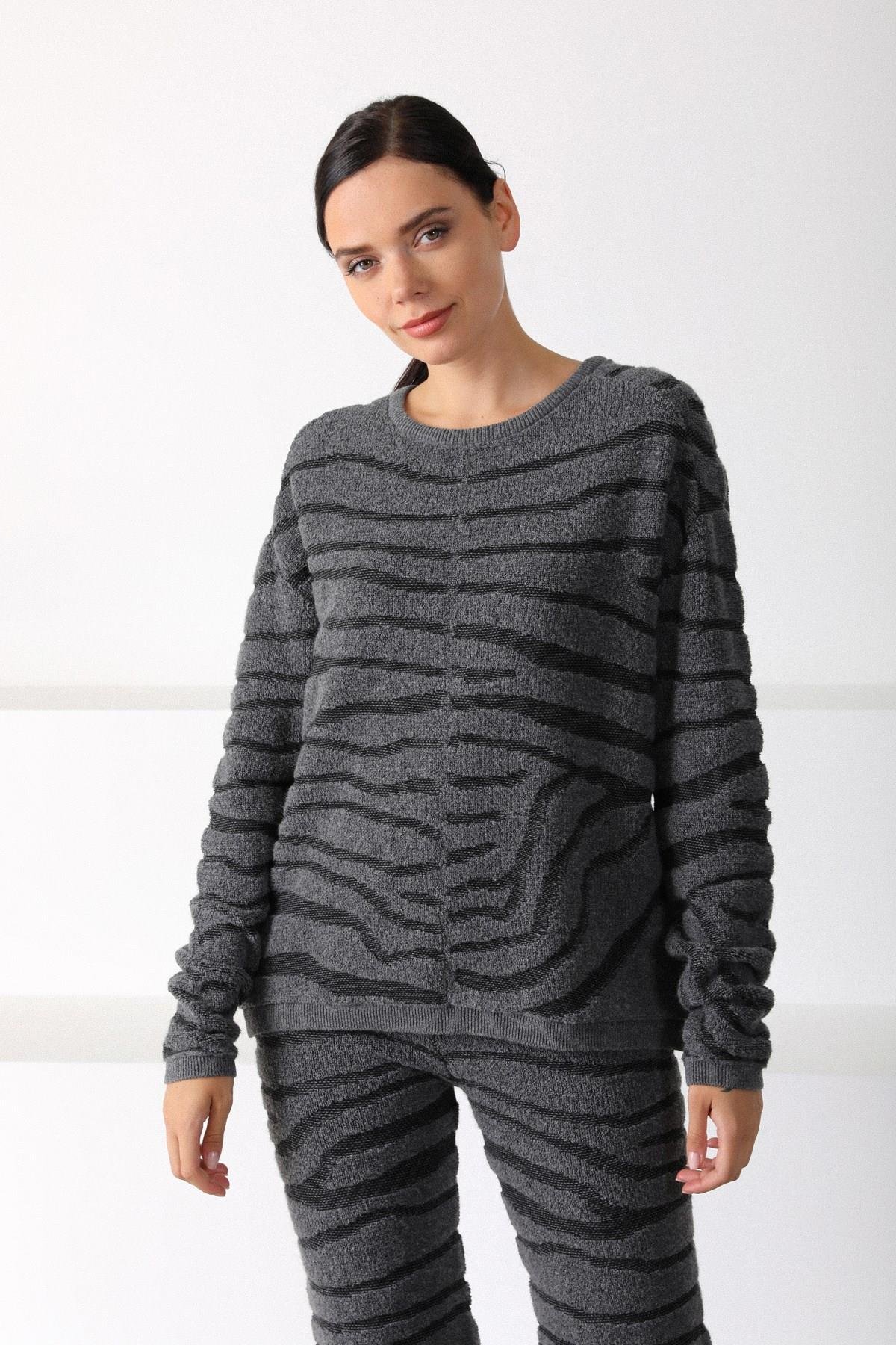 Ferraro Antrasit Zebra Desenli Kadın Triko Pantolon