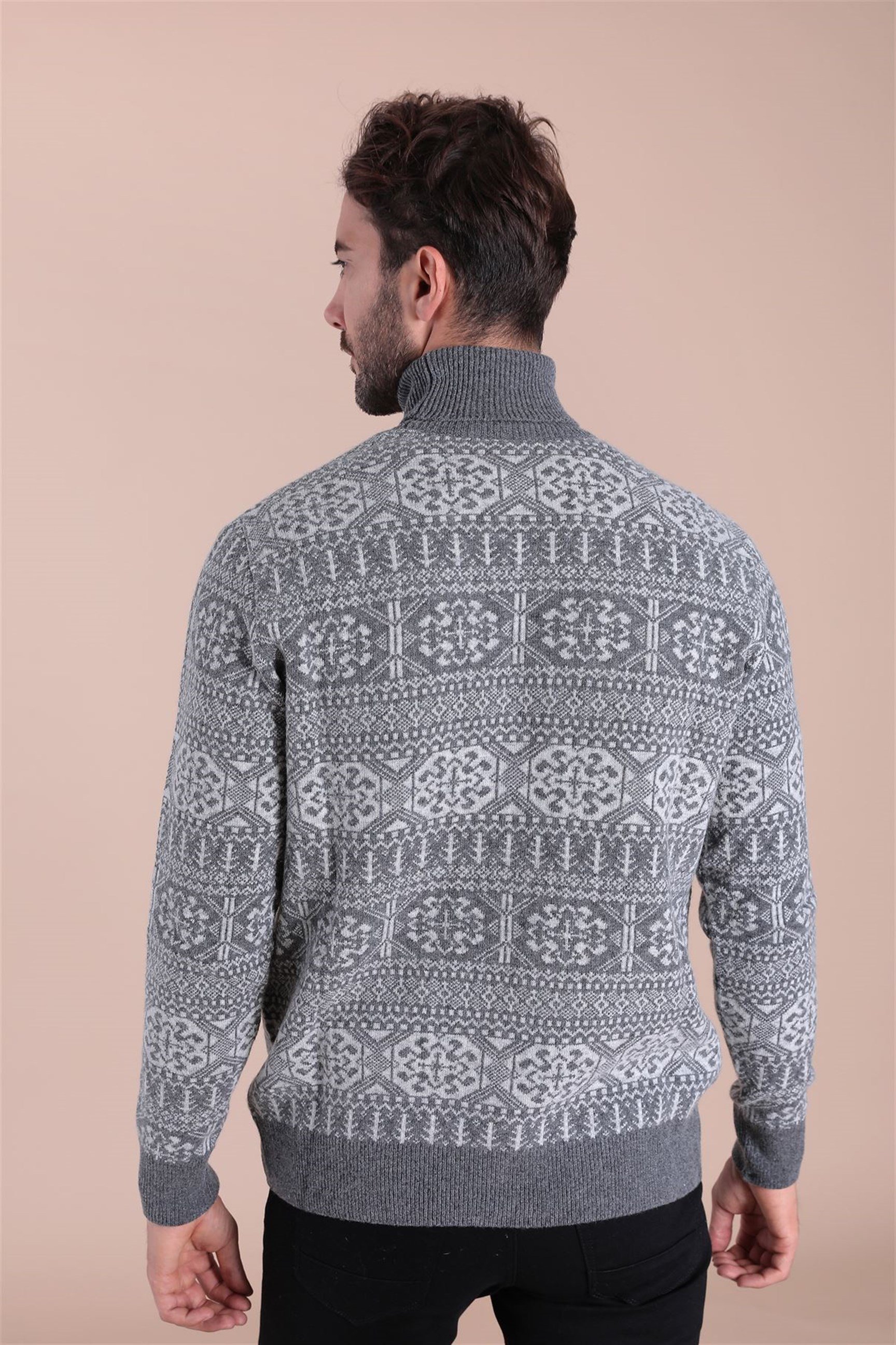 Ferraro Balıkçı Yaka Kuzu Yünü Kazak