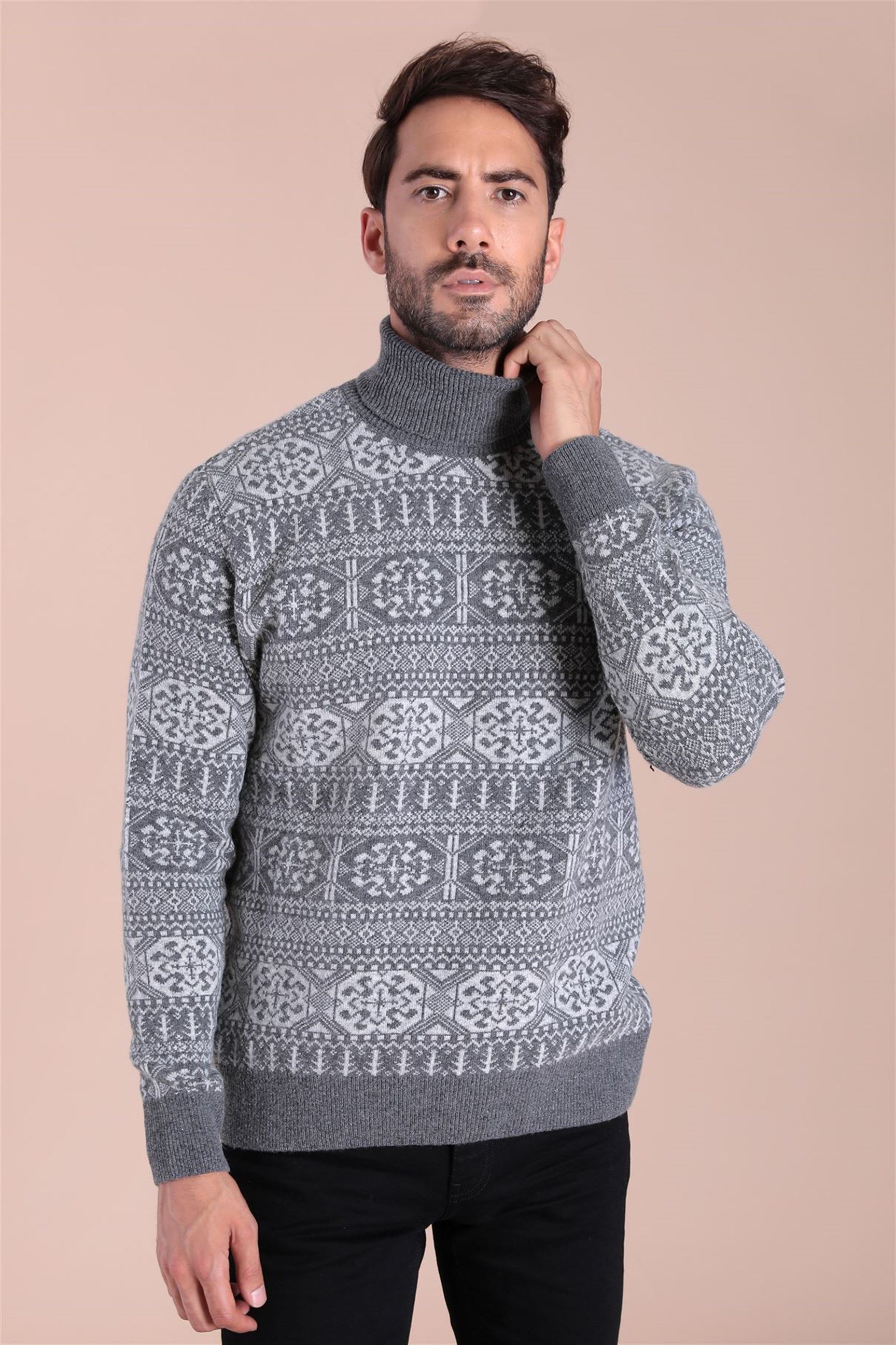 Ferraro Balıkçı Yaka Kuzu Yünü Kazak