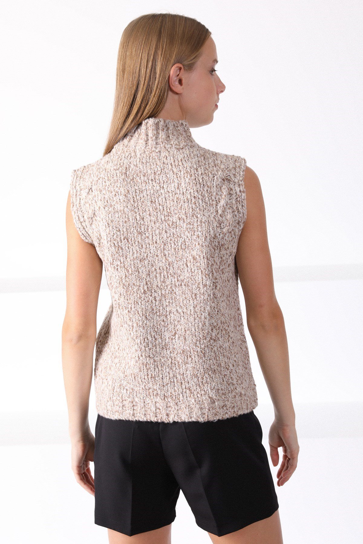 Ferraro Bej Dik Yaka Yünlü Kadın Triko Kazak