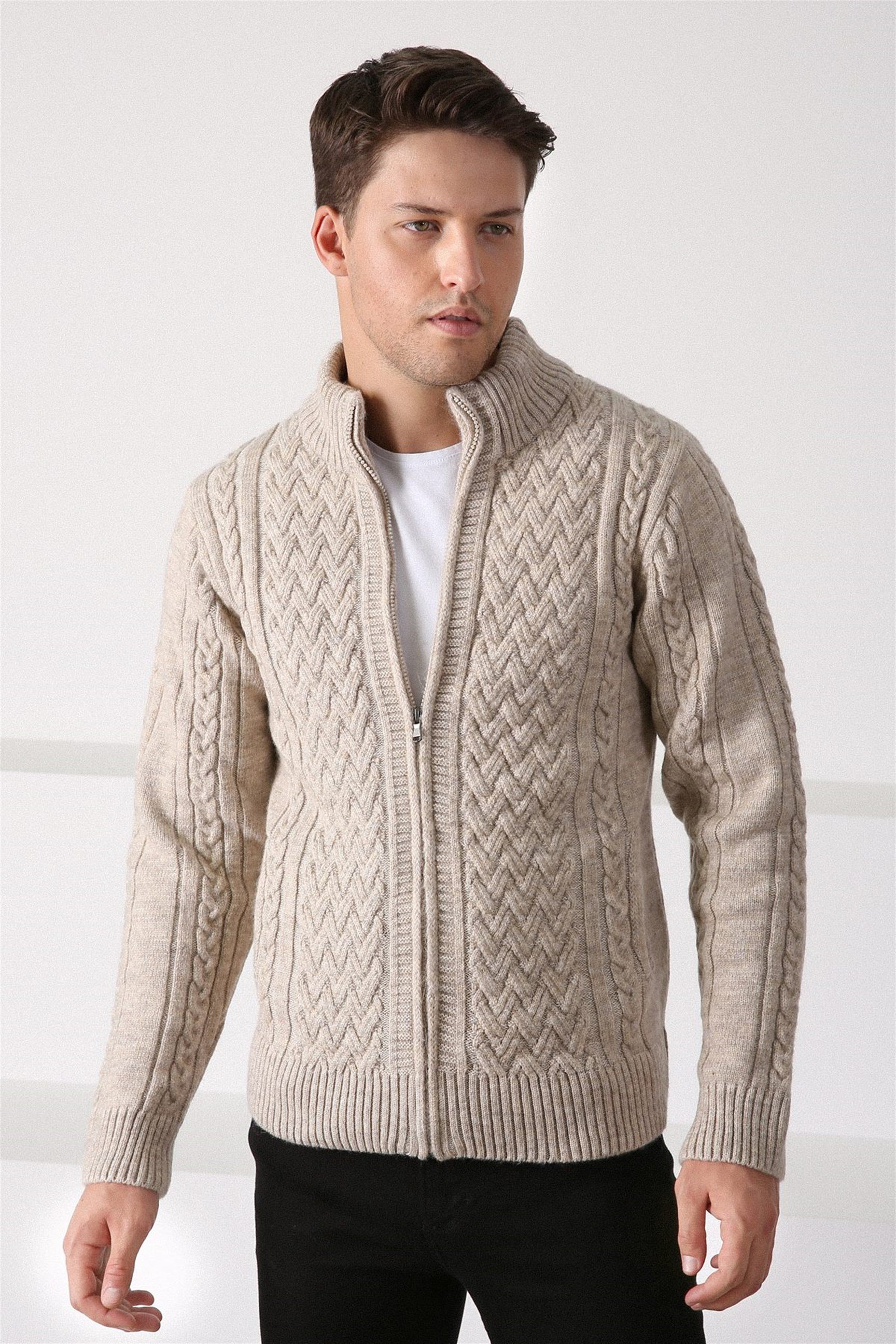 Ferraro Bej Fermuarlı Kalın Yün Erkek Triko Hırka