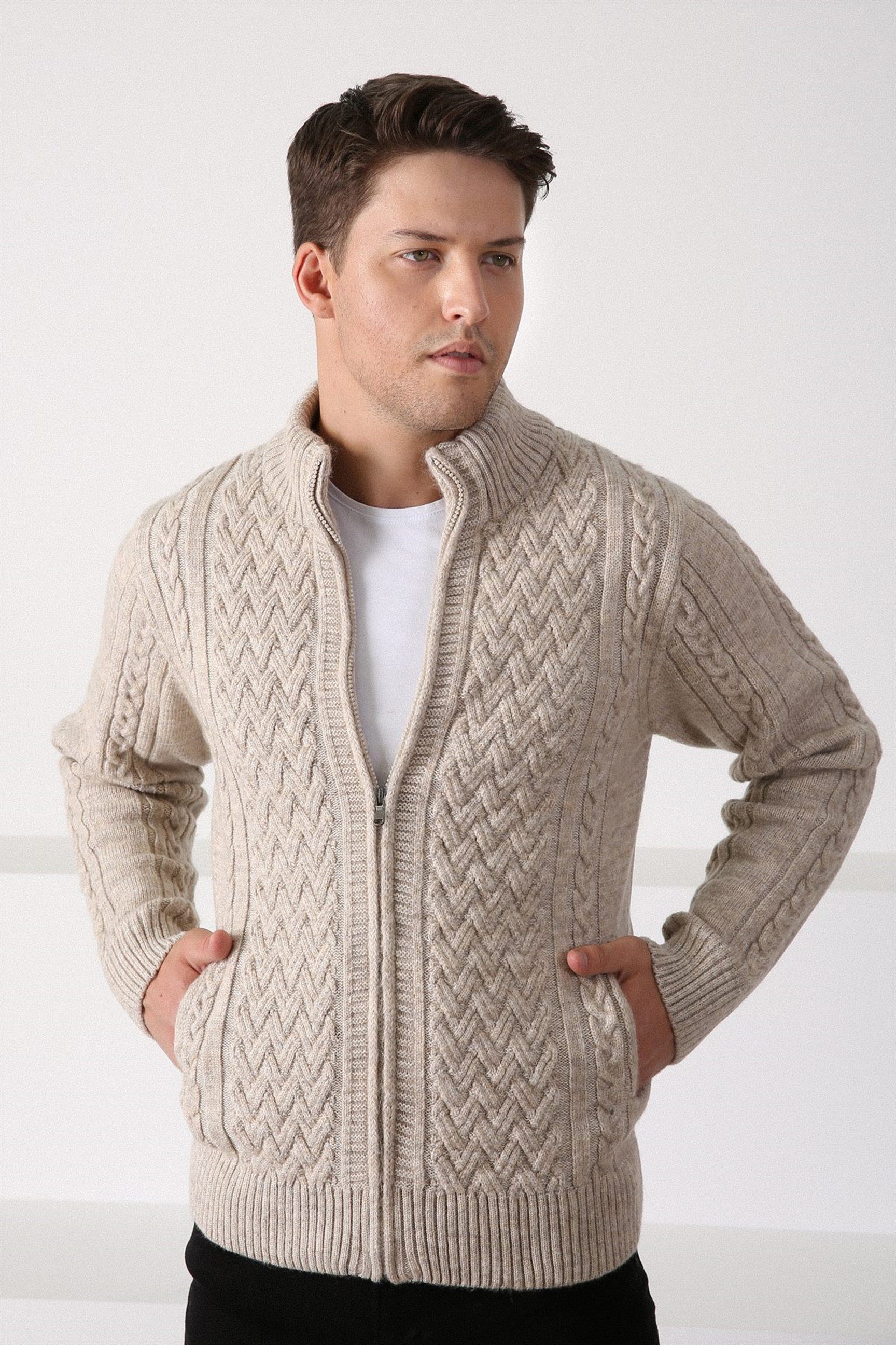 Ferraro Bej Fermuarlı Kalın Yün Erkek Triko Hırka