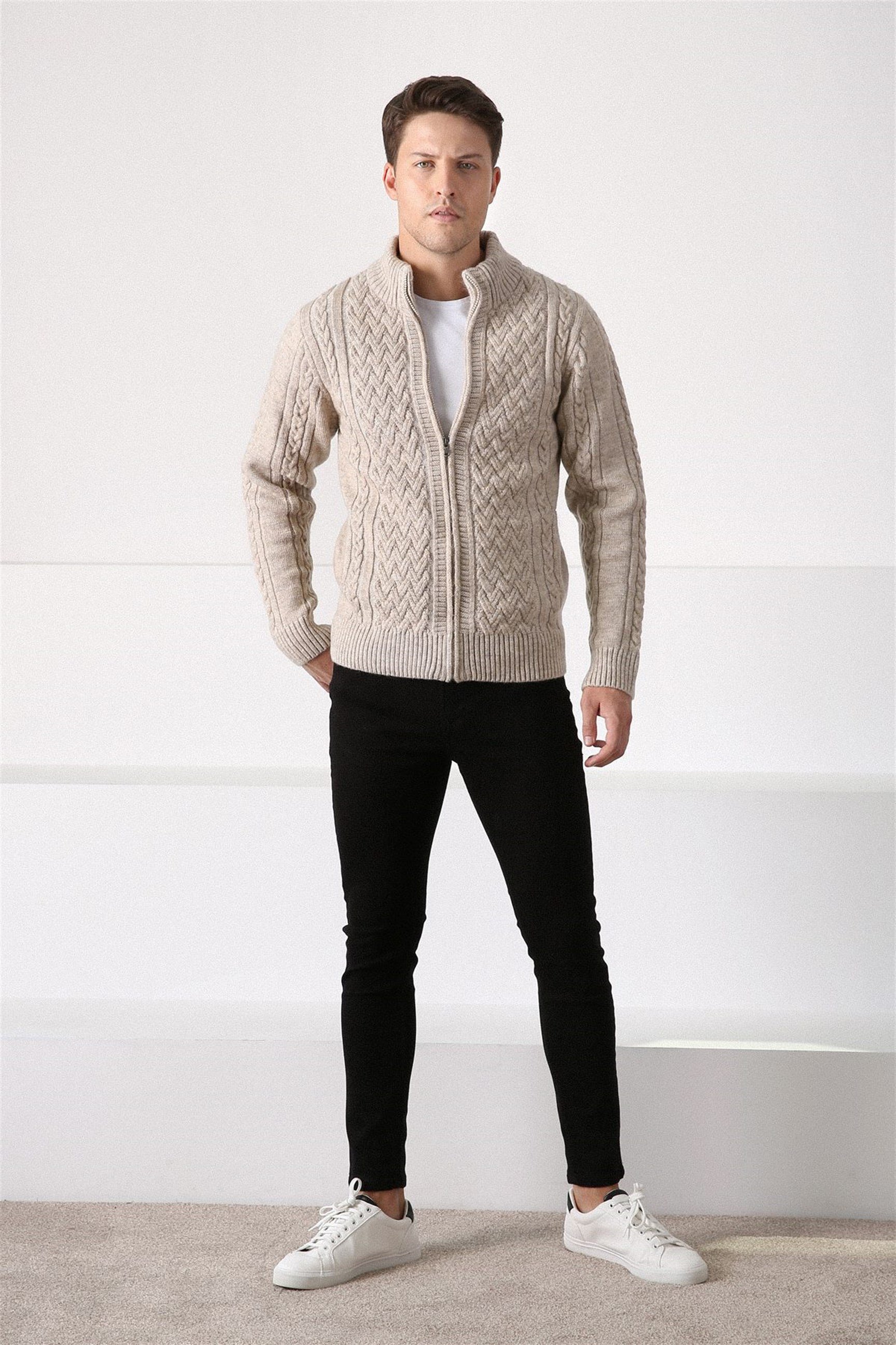 Ferraro Bej Fermuarlı Kalın Yün Erkek Triko Hırka