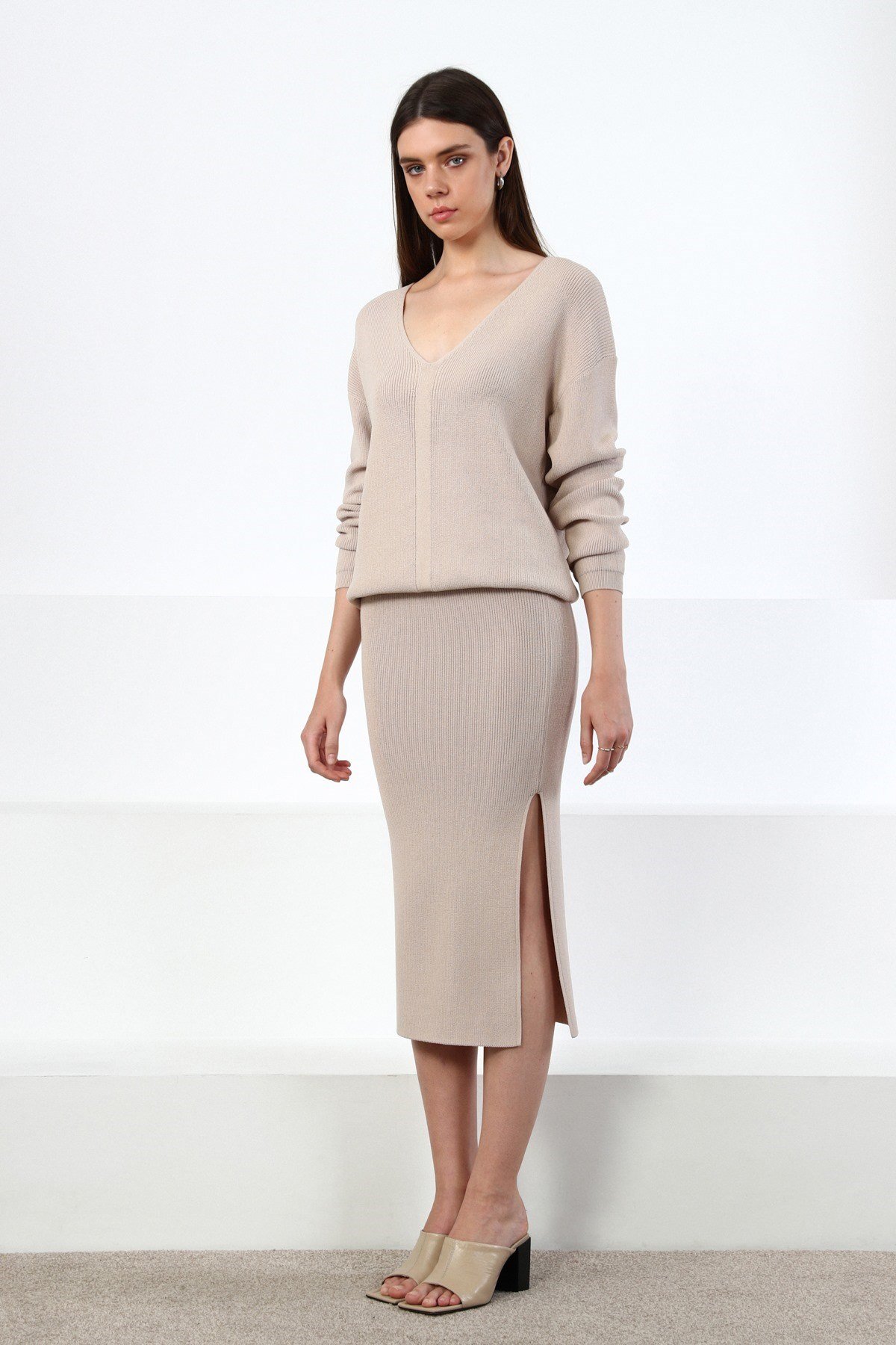 Ferraro Bej V Yaka Kadın Triko Kazak