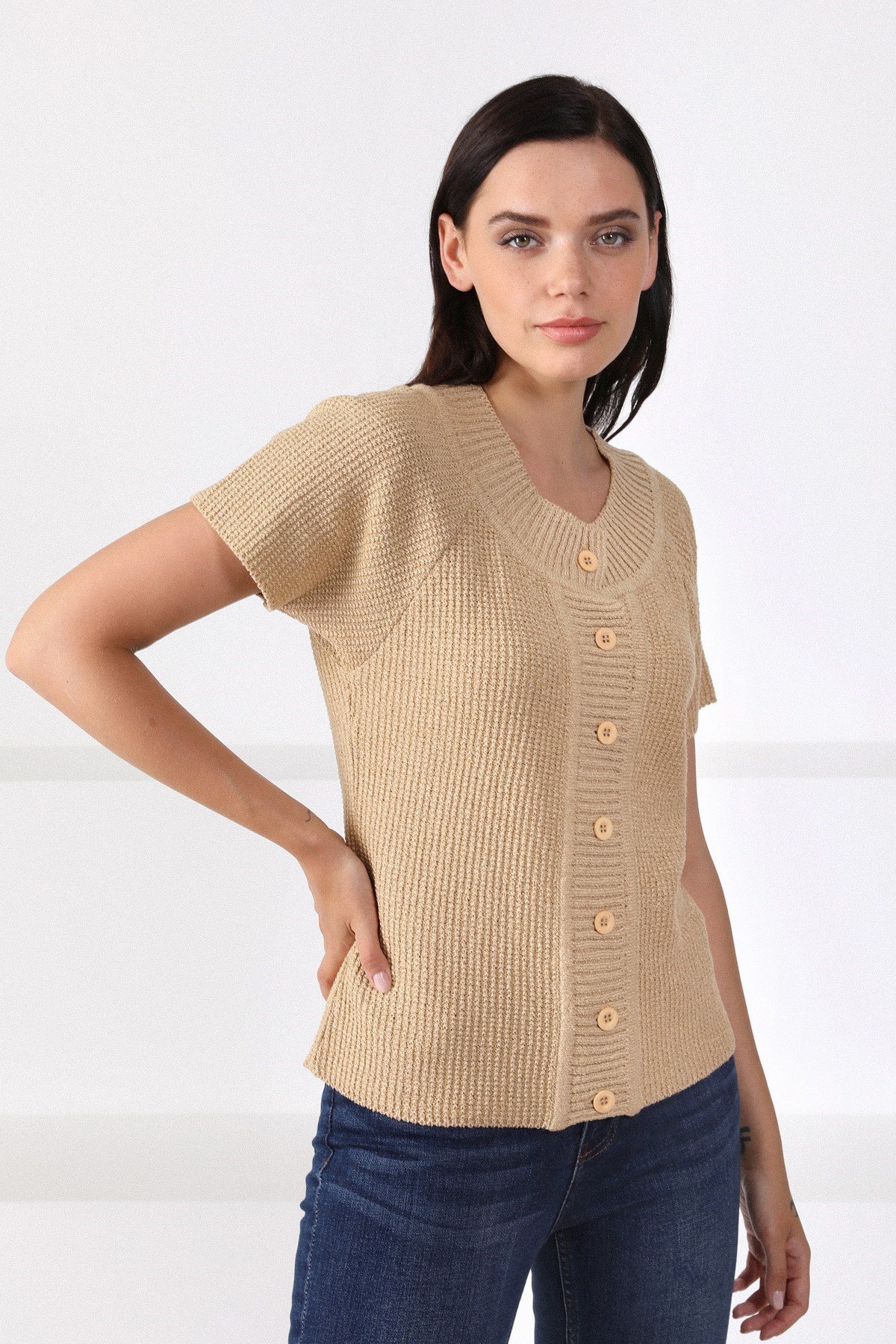 Ferraro Bej Yuvarlak Yaka Kadın Triko Hırka