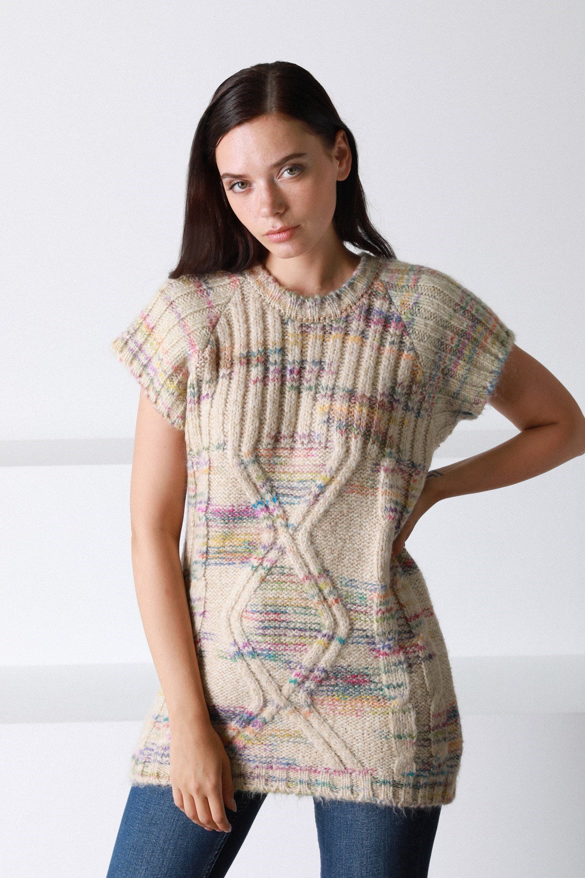 Ferraro Bej Yuvarlak Yaka Yünlü Kadın Triko Kazak