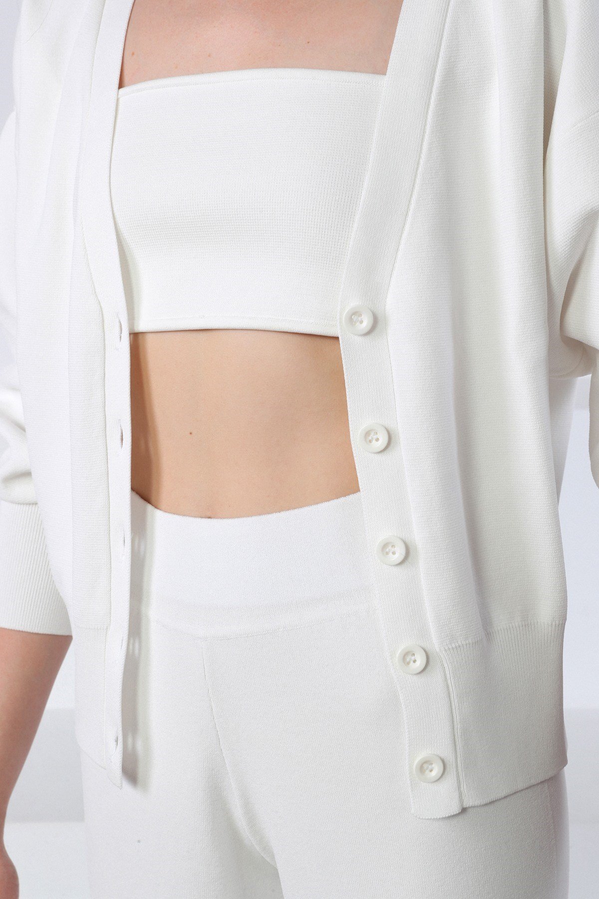 Ferraro Beyaz Bol Paça Midi Boy Kadın Triko Pantolon