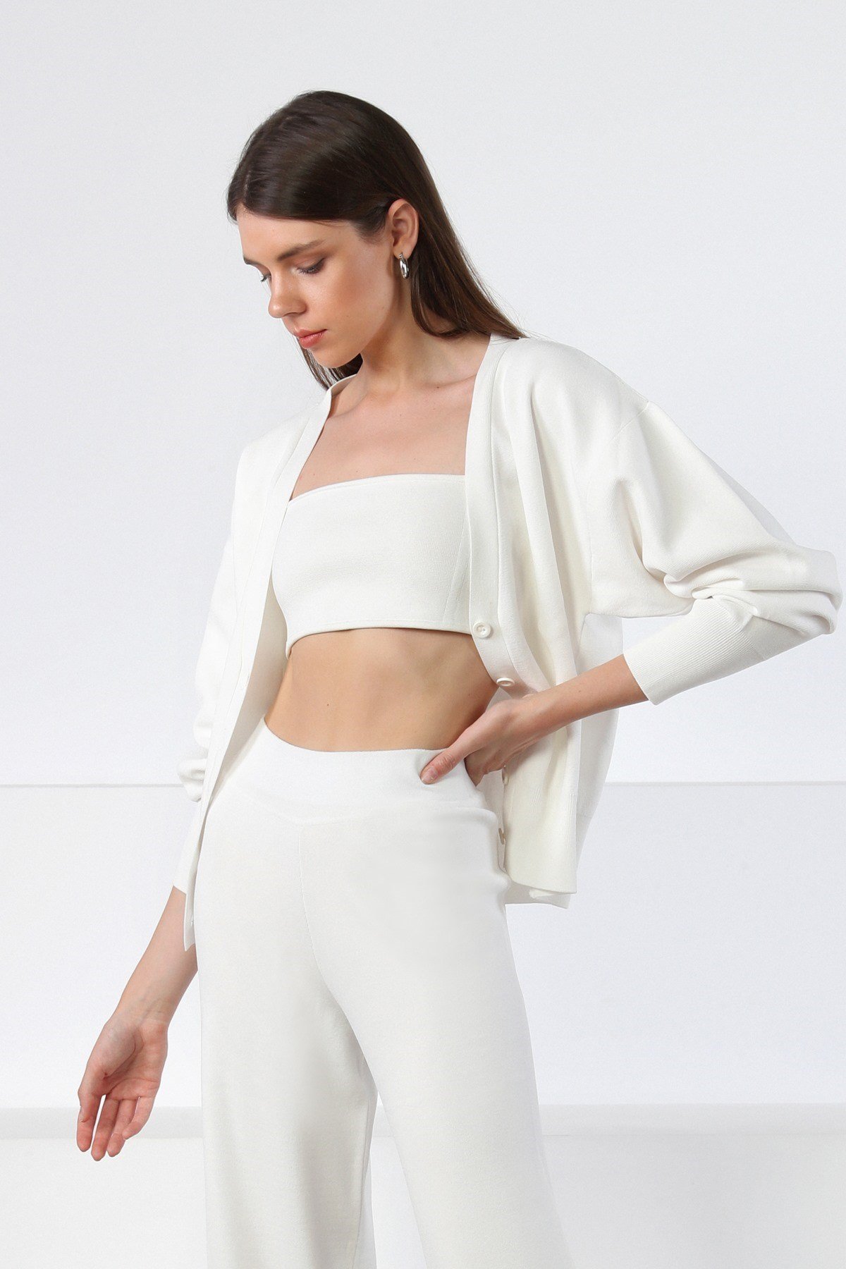 Ferraro Beyaz Bol Paça Midi Boy Kadın Triko Pantolon