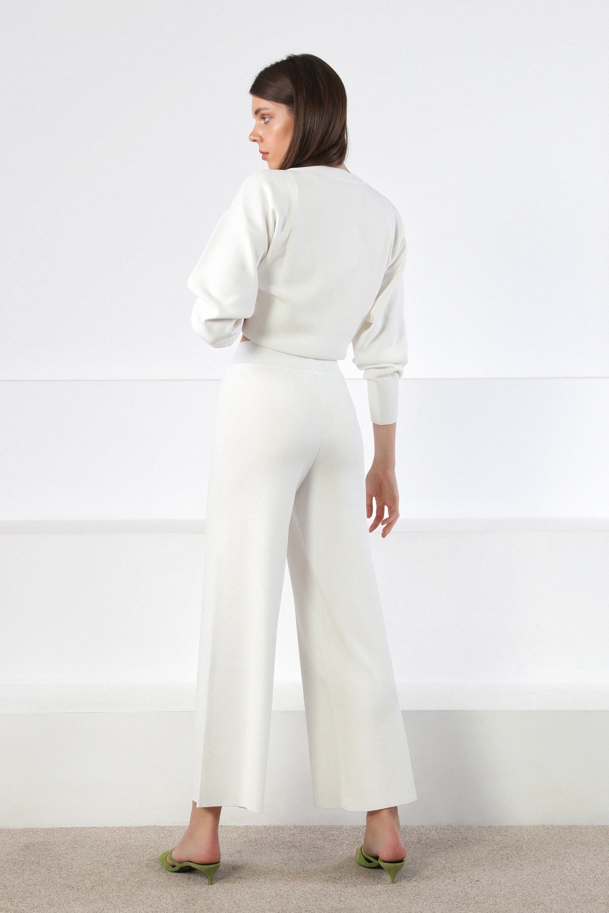 Ferraro Beyaz Bol Paça Midi Boy Kadın Triko Pantolon
