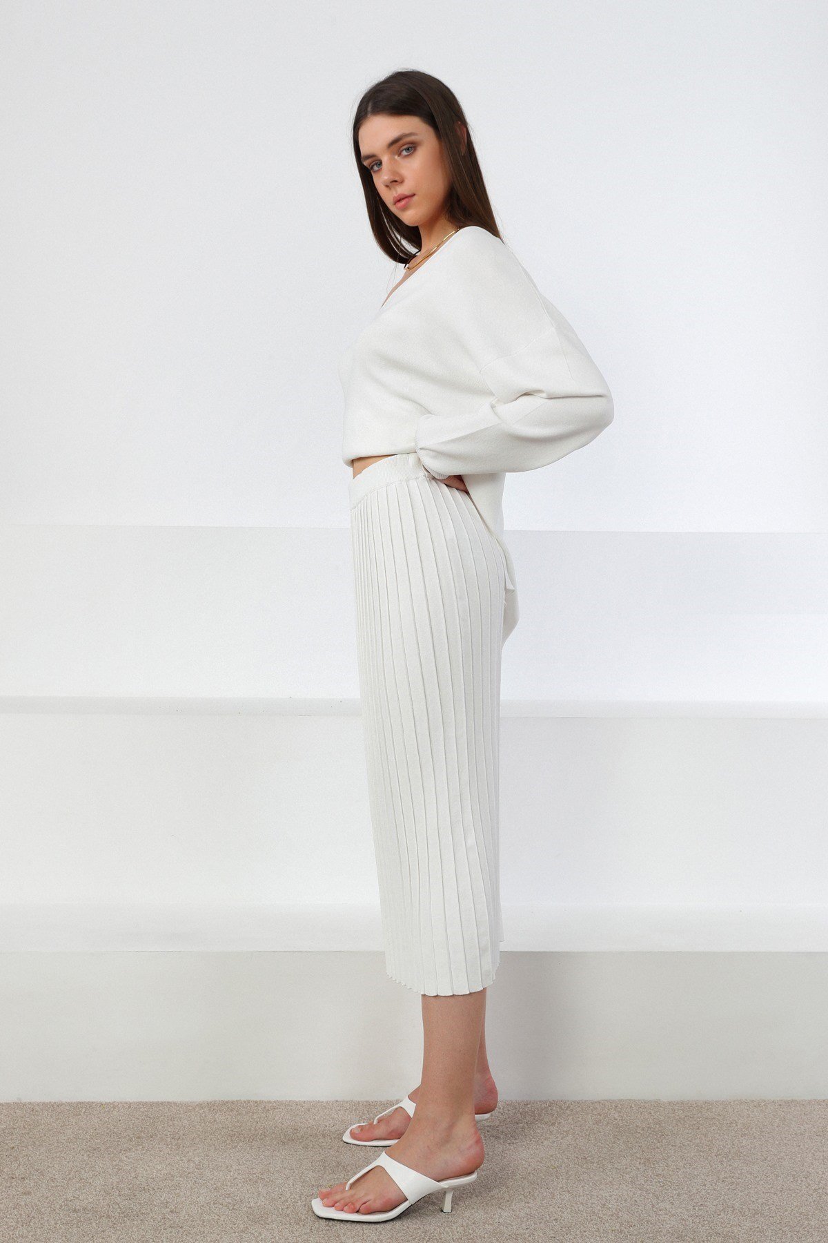 Ferraro Beyaz Midi Boy Pileli Kadın Triko Etek