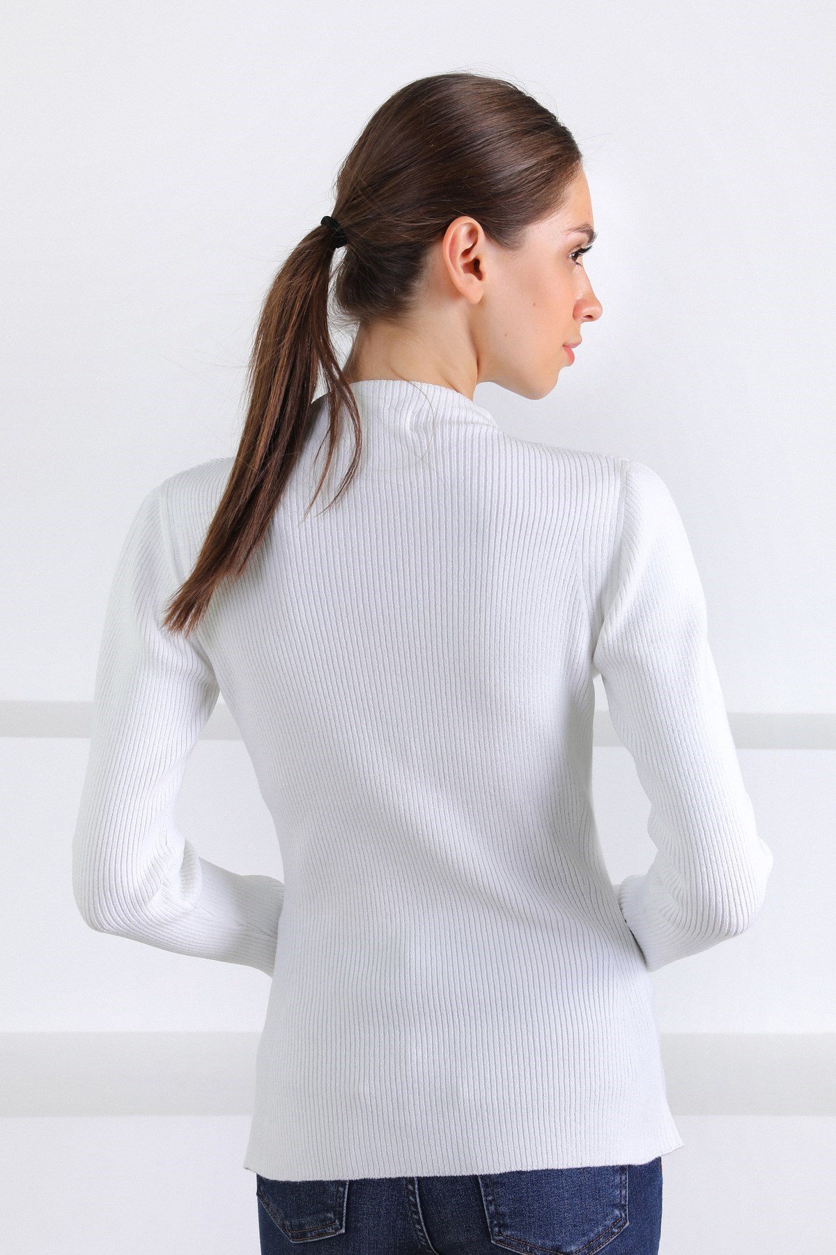 Ferraro Beyaz Modern Yaka Uzun Kol Kadın Triko Kazak