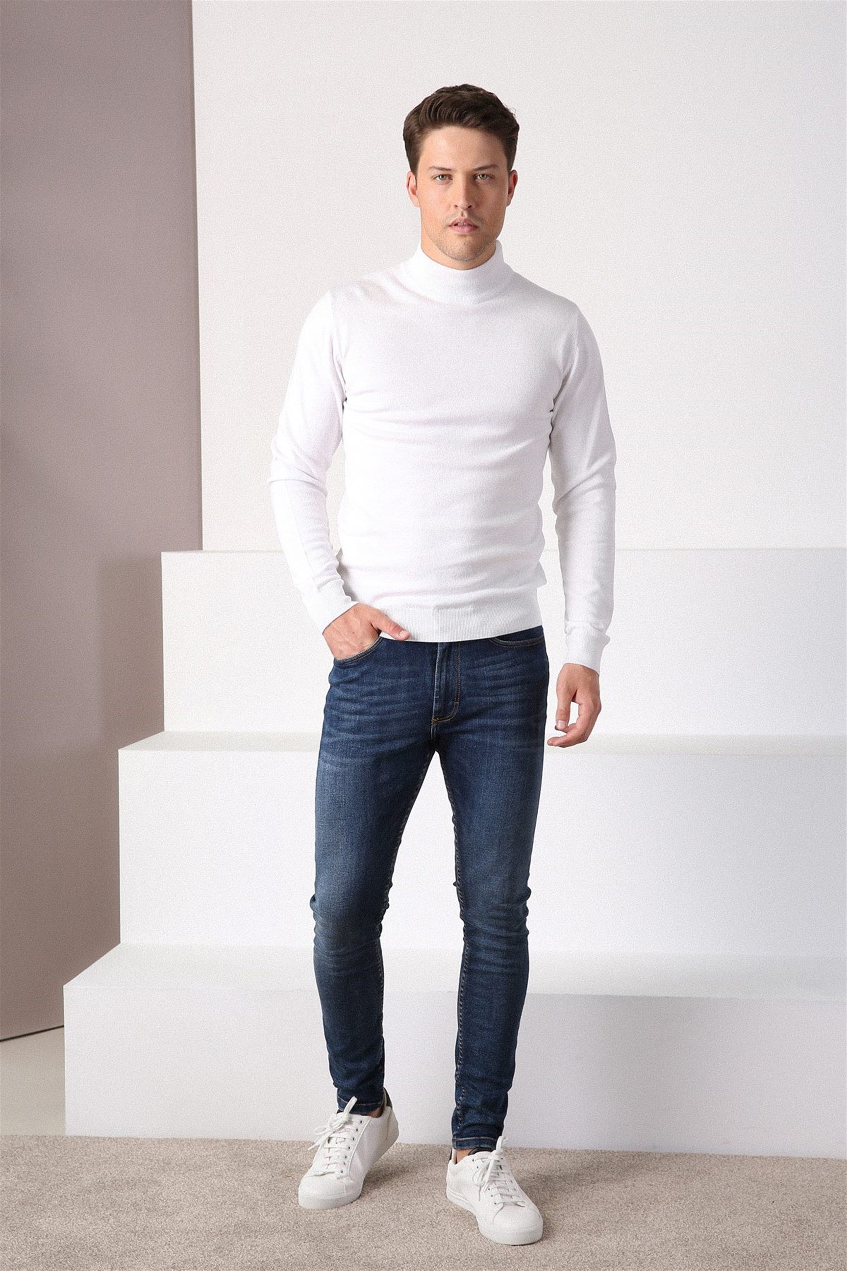 Ferraro Beyaz Yarım Balıkçı Yaka Erkek Pamuk Kazak