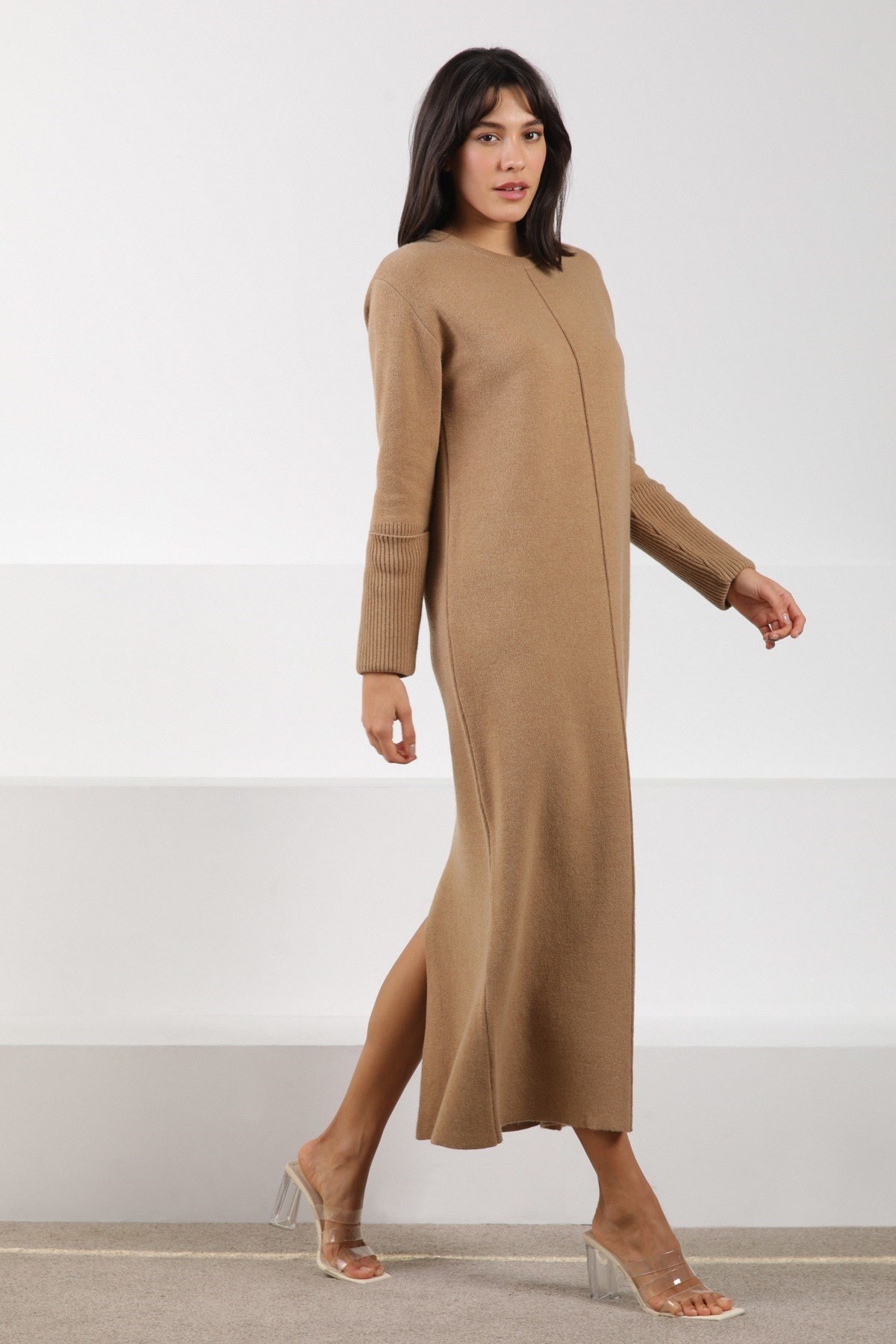 Ferraro Camel Arkadan Yırtmaçlı Midi Boy Kaşmirli Kadın Triko Elbise