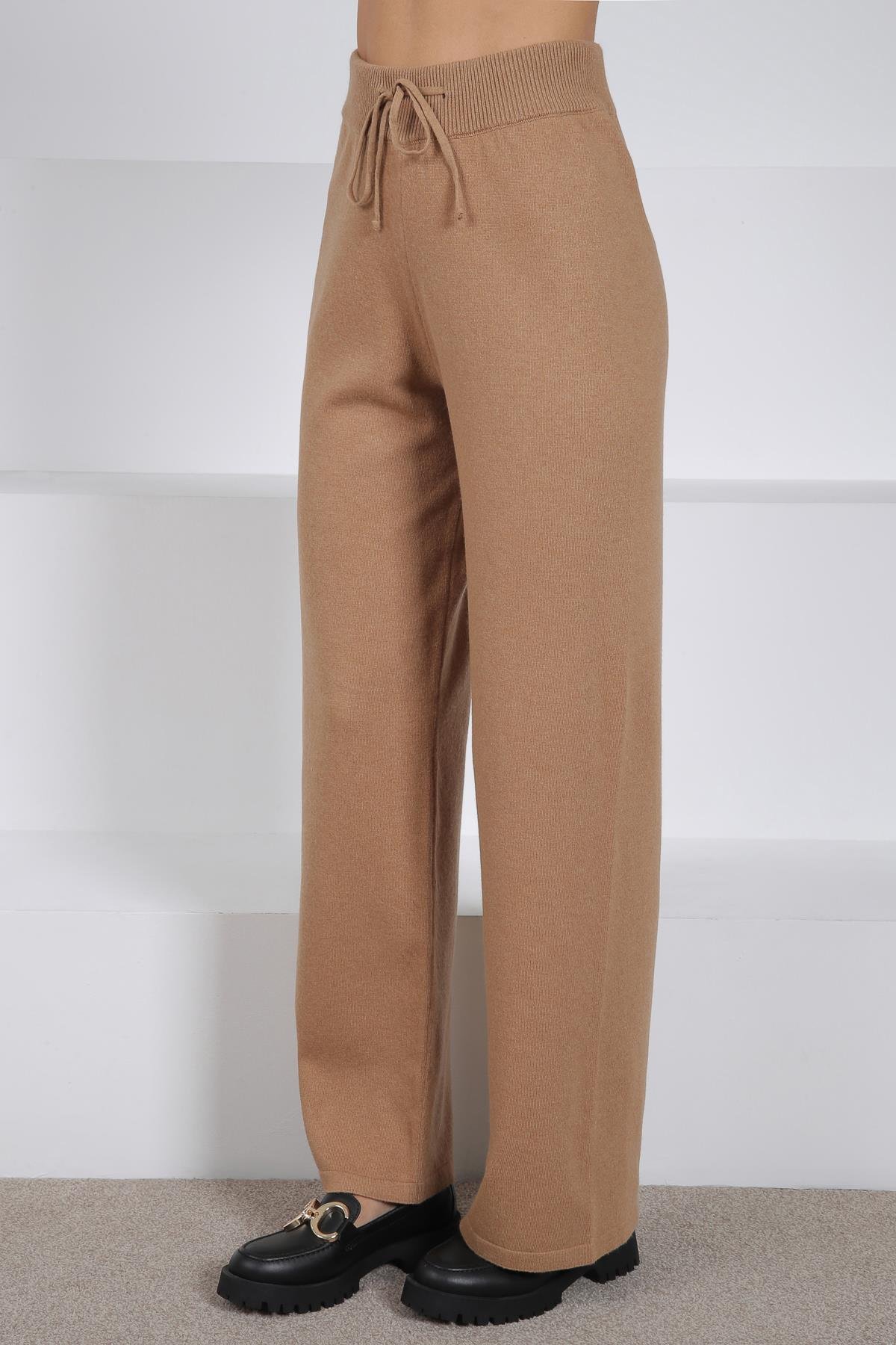 Ferraro Camel Bol Paça Yırtmaçlı Kaşmirli Kadın Triko Pantolon