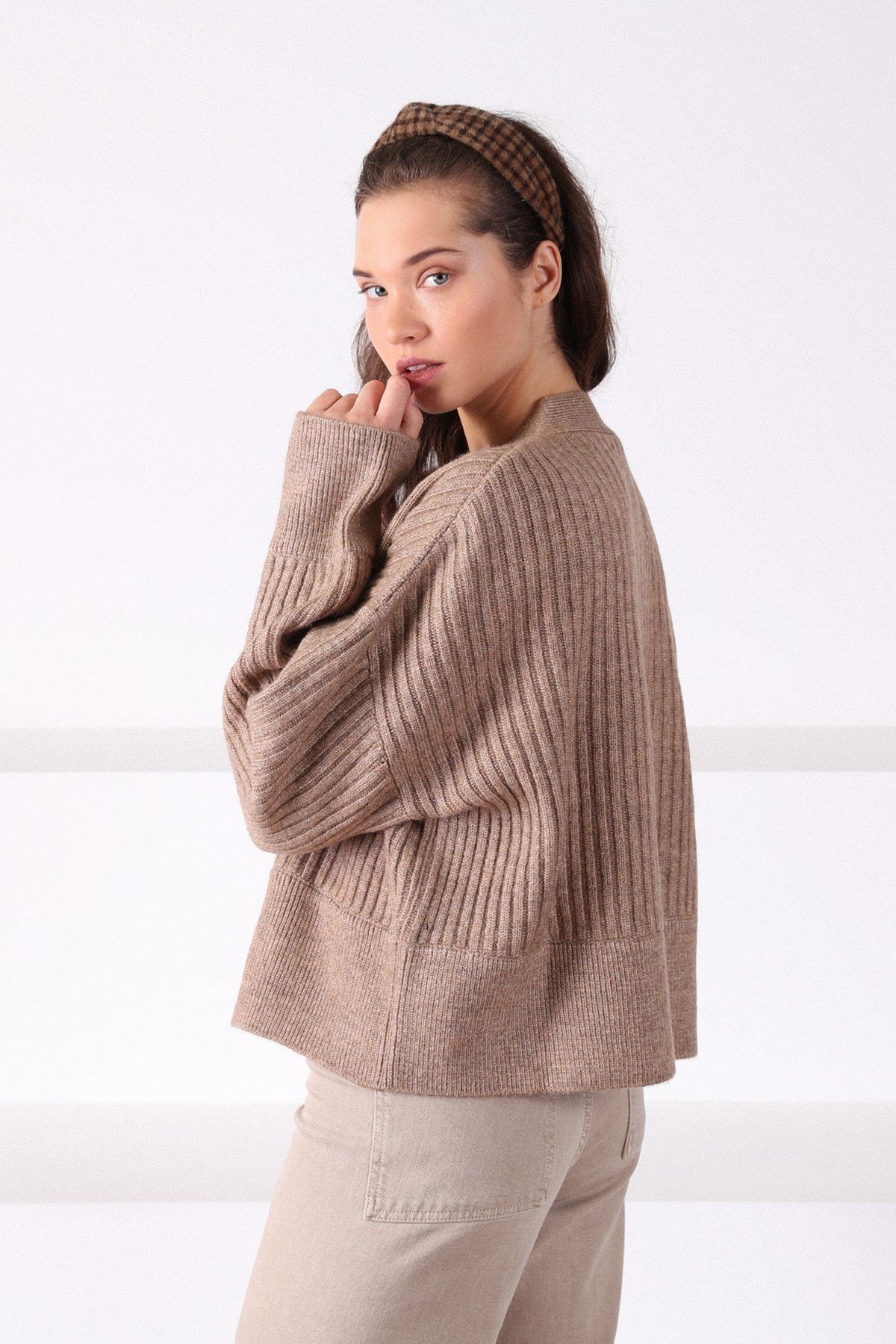 Ferraro Camel Düşük Omuz Yün Kadın Triko Hırka