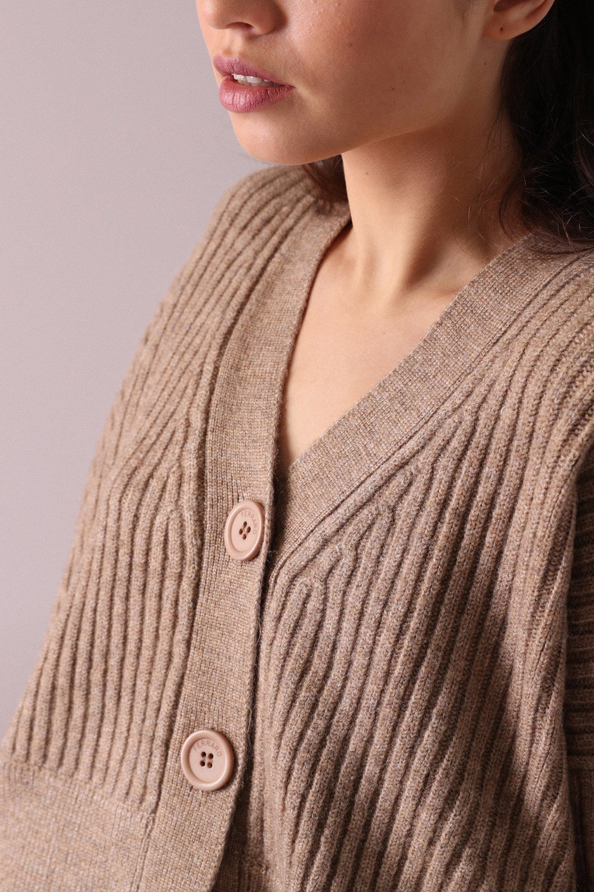 Ferraro Camel Düşük Omuz Yün Kadın Triko Hırka