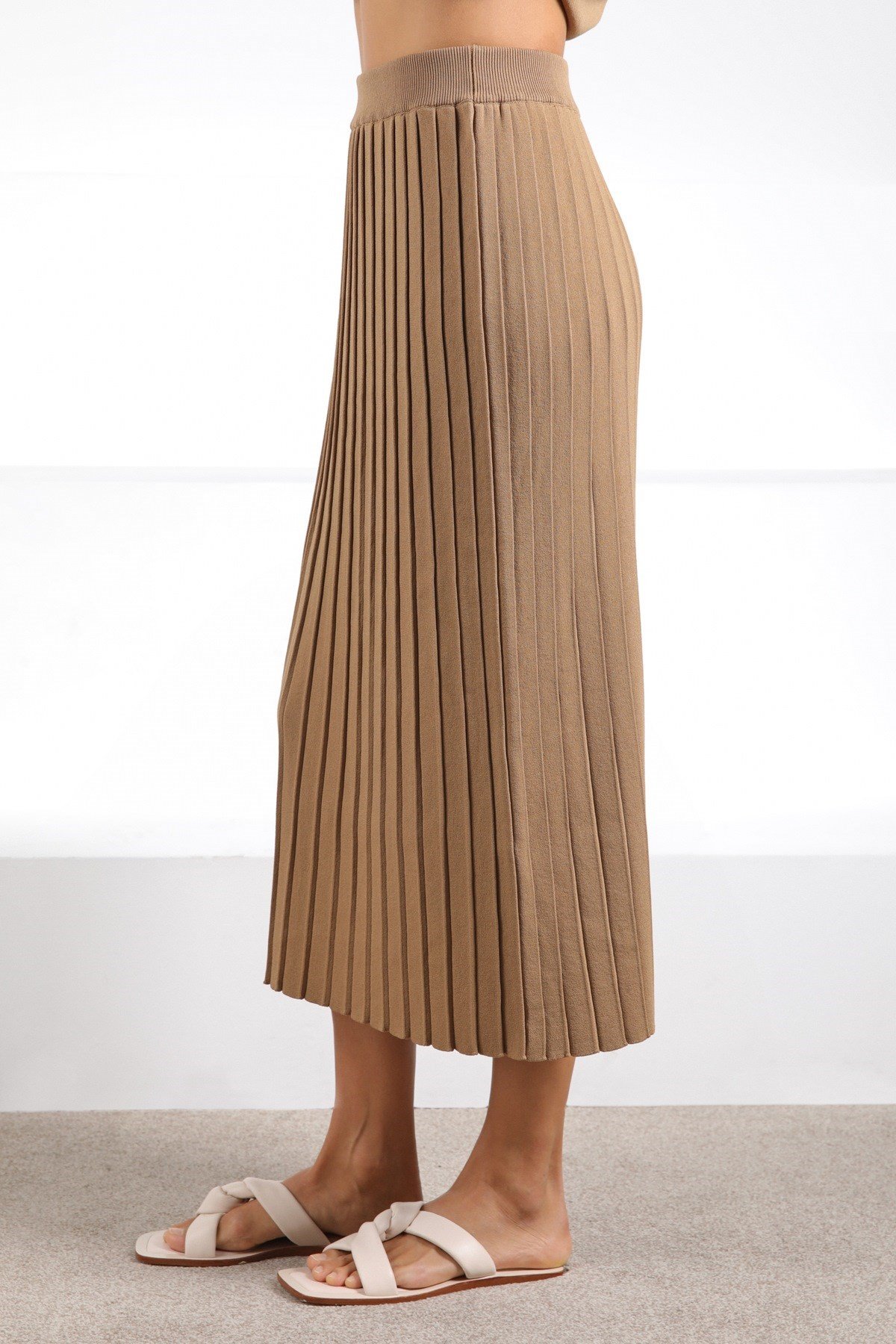 Ferraro Camel Midi Boy Pileli Kadın Triko Etek