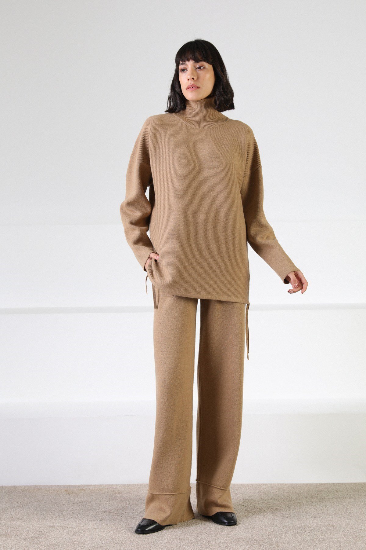 Ferraro Camel Uzun Kollu Balıkçı Yaka Kaşmirli Kadın Triko Kazak