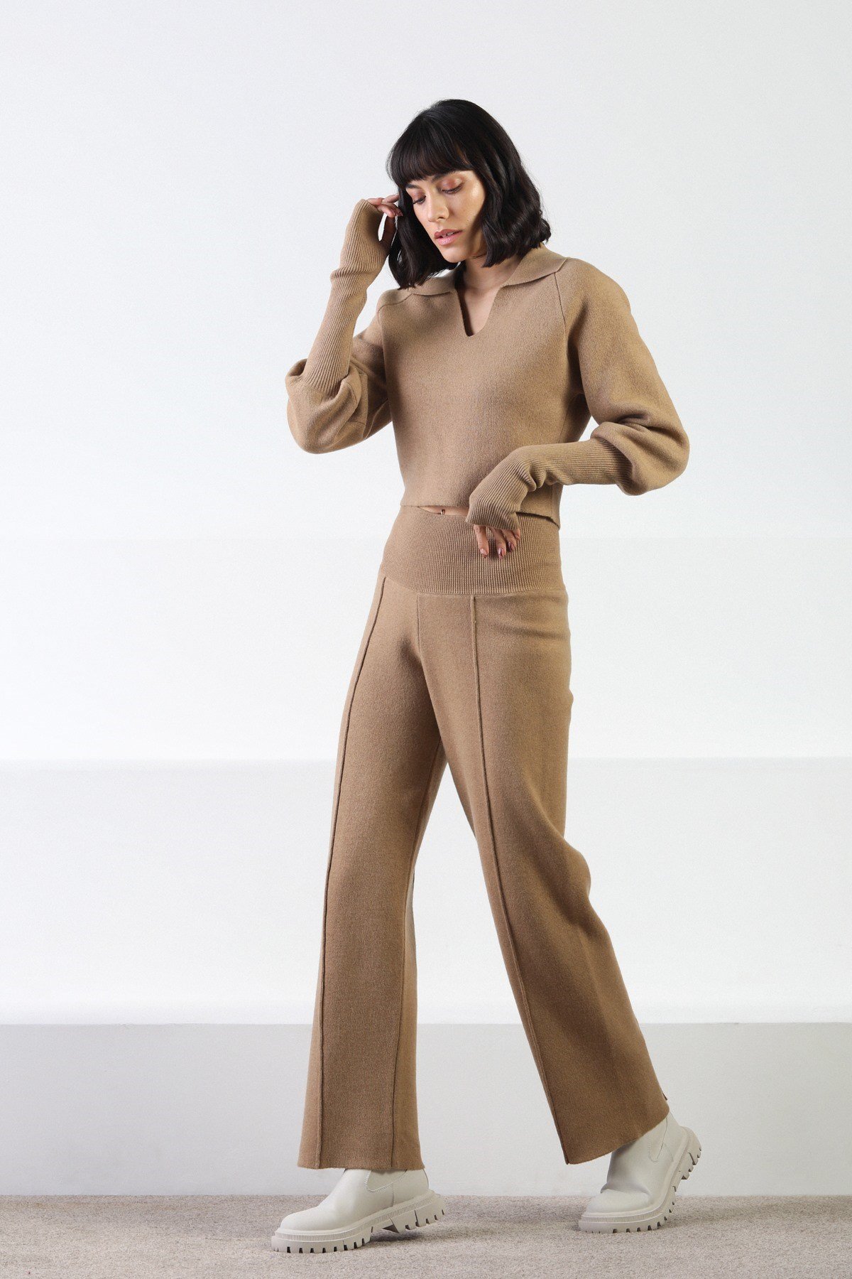 Ferraro Camel Uzun Kollu Gömlek Yaka Kaşmirli Kadın Triko Kazak