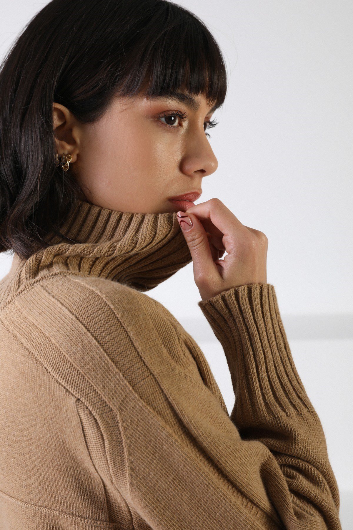 Ferraro Camel Uzun Kollu Yarım Balıkçı Yaka Kaşmirli Kadın Triko Kazak