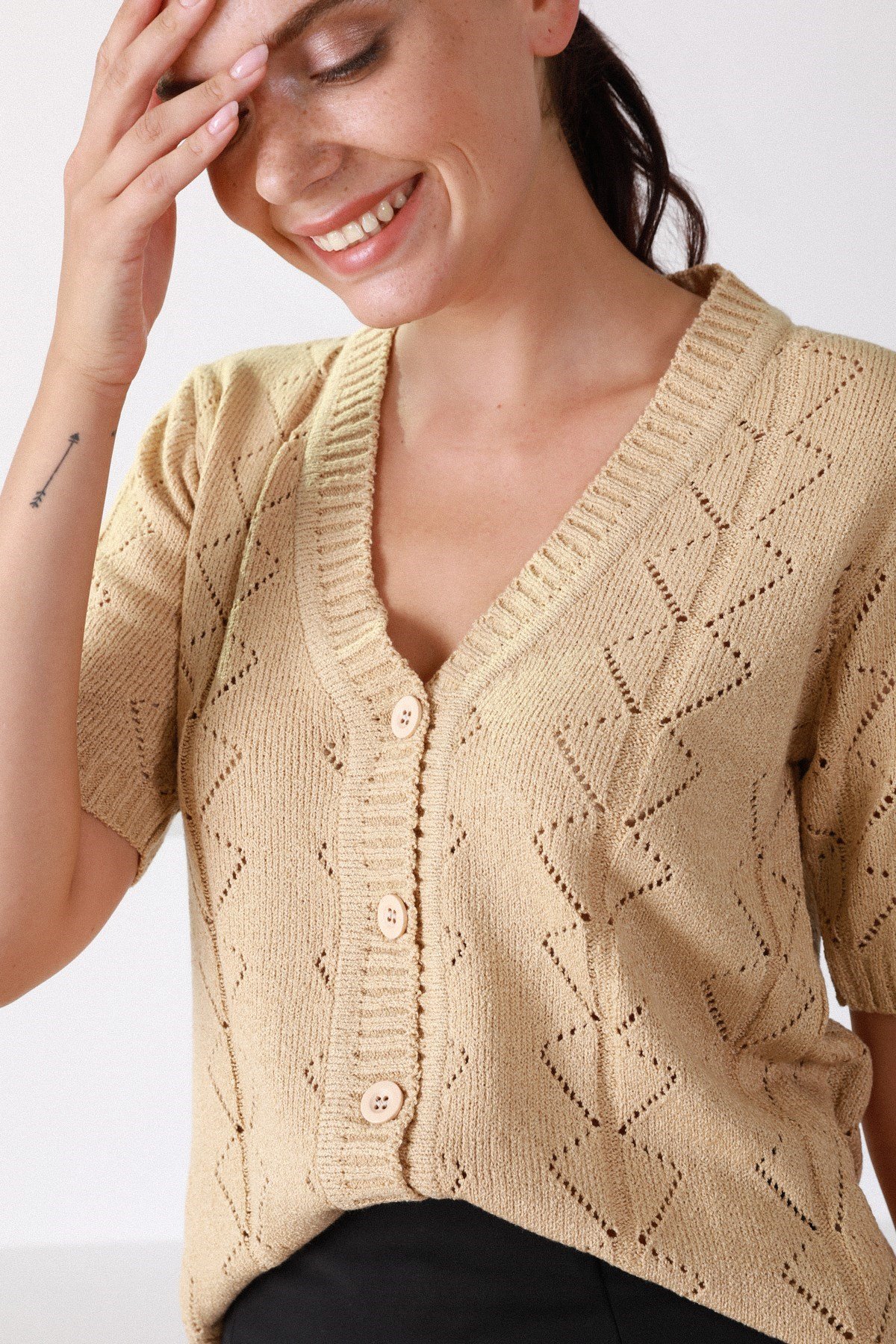 Ferraro Camel V Yaka Düğmeli Kadın Triko Hırka