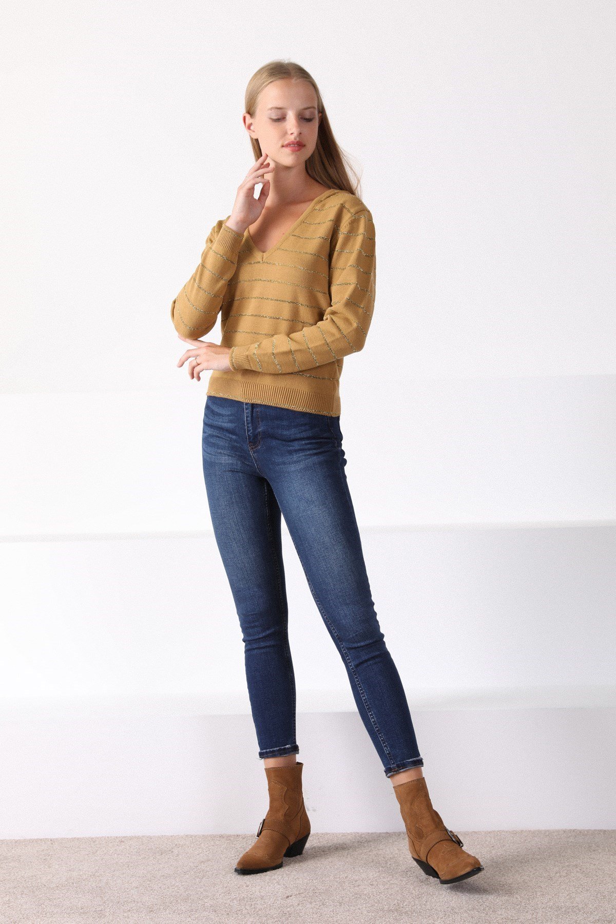 Ferraro Camel V Yaka Kapüşonlu Kadın Triko Kazak