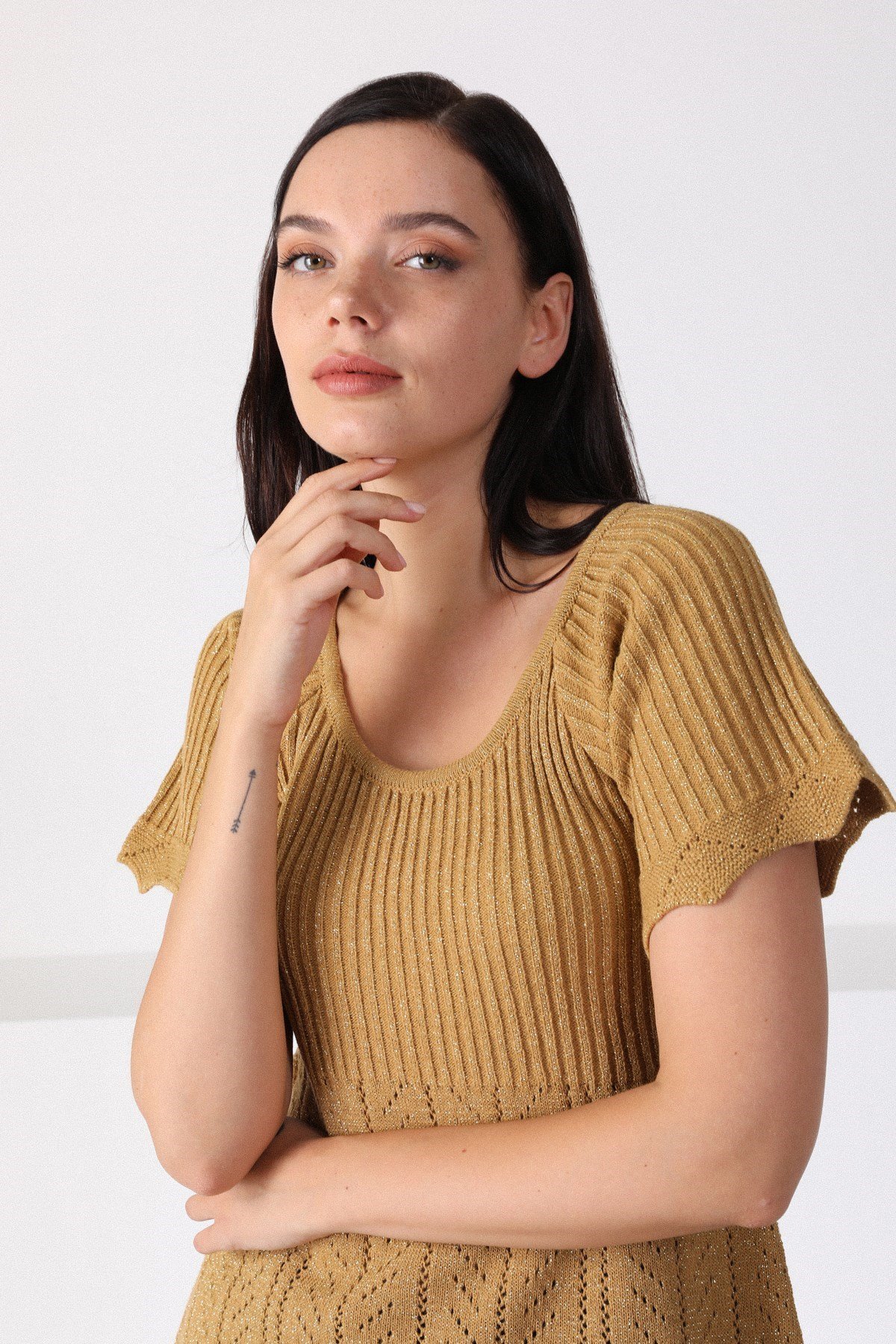 Ferraro Camel Yuvarlak Yaka Bel Büzgülü Kadın Triko Kazak