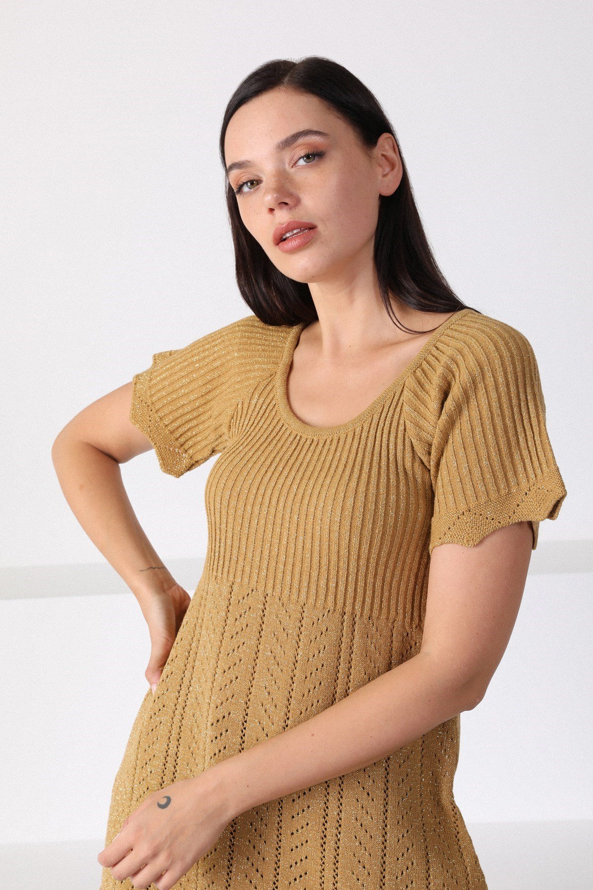 Ferraro Camel Yuvarlak Yaka Bel Büzgülü Kadın Triko Kazak