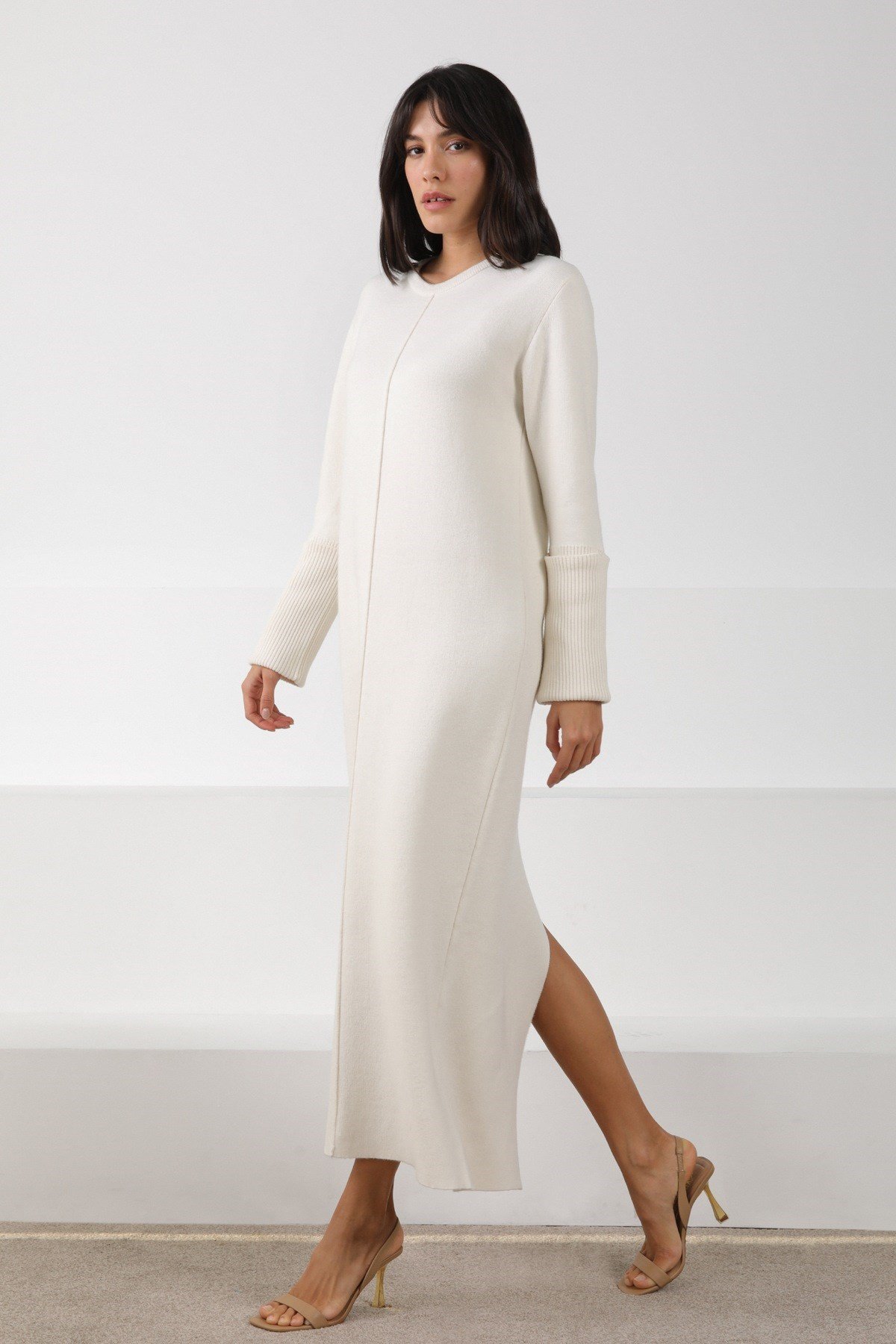 Ferraro Ekru Arkadan Yırtmaçlı Midi Boy Kaşmirli Kadın Triko Elbise